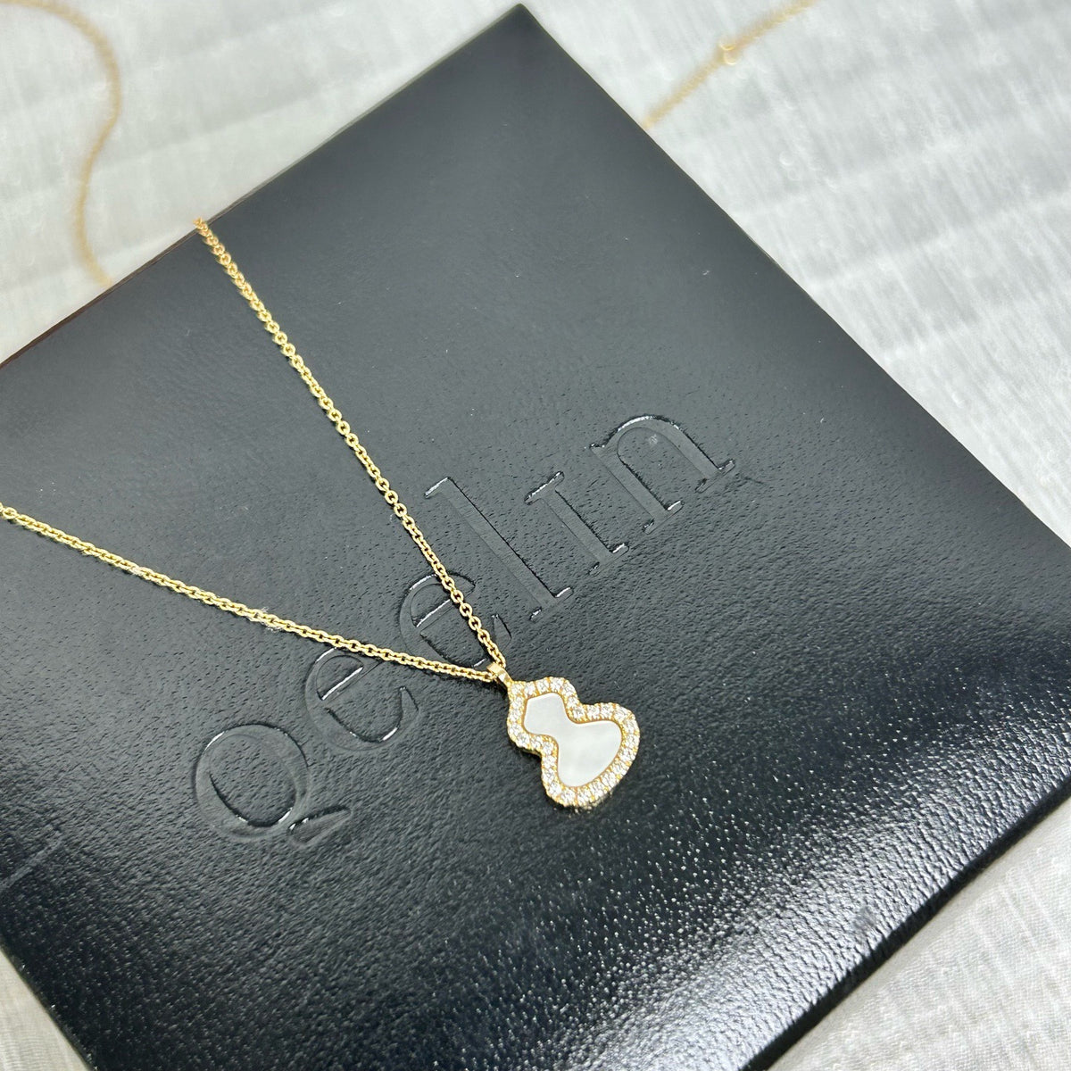 Qeelin - Wulu - 18K rose gold, diamonds and mother-of-pearl - Gold - (41 cm)