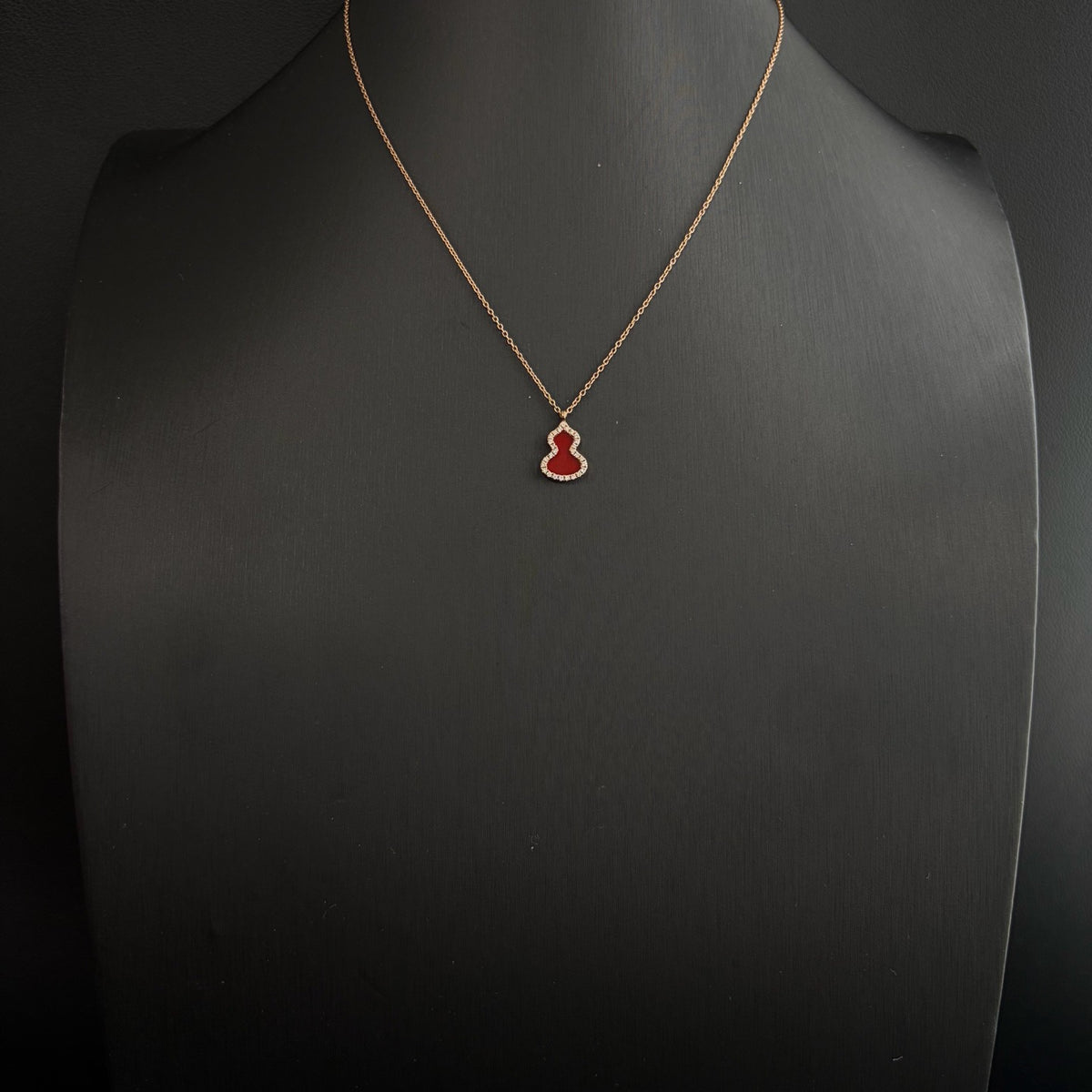 Qeelin - Wulu - 18K rose gold, red agate and diamonds - Red - (41)