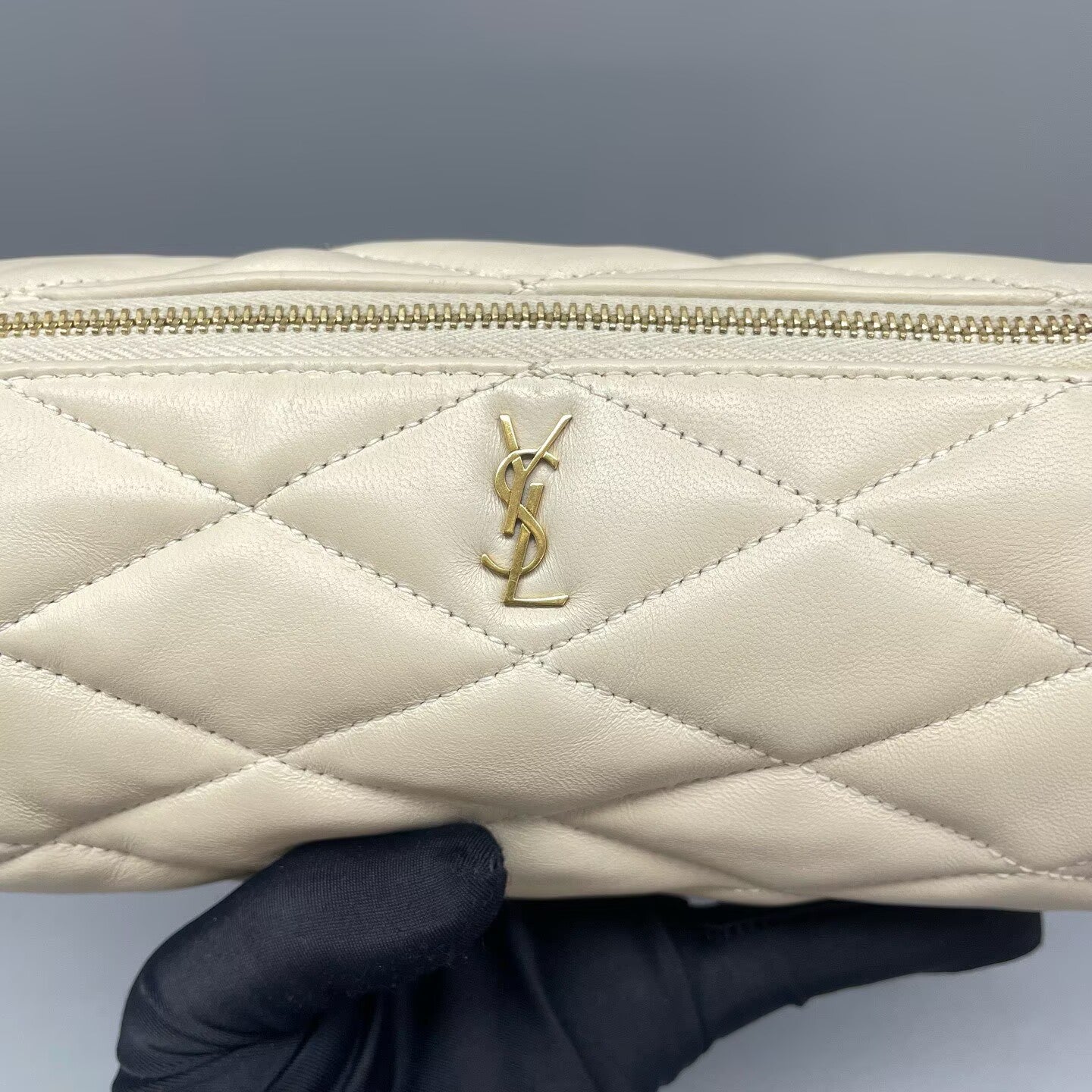 Saint Laurent - Barrel Bag - Quilted leather - White with Gold-Tone Hardware - (mini)