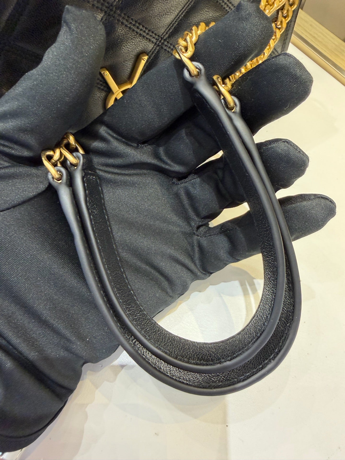 Saint Laurent - Becky Chain Bag - Lambskin leather - Black with Gold-Tone Hardware - (medium)