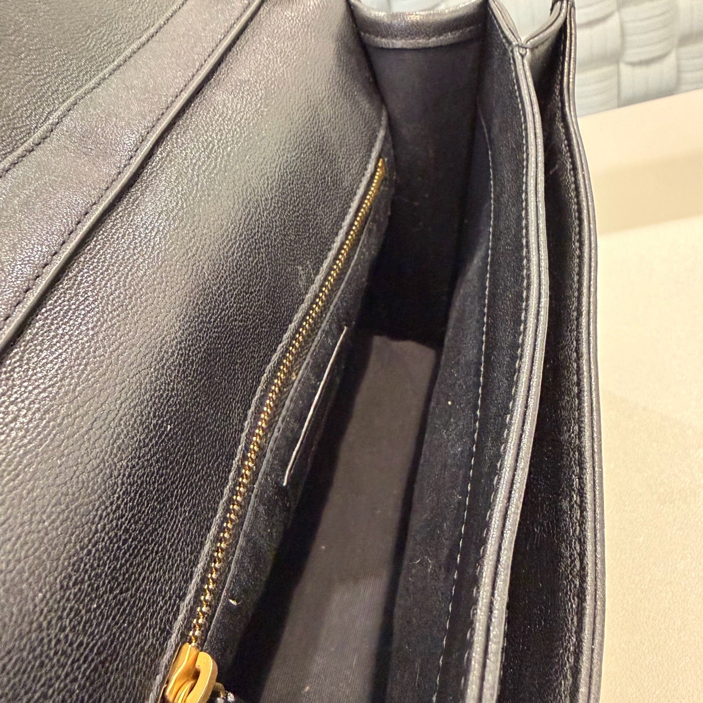 Saint Laurent - Becky Chain Bag - Lambskin leather - Black with Gold-Tone Hardware - (medium)
