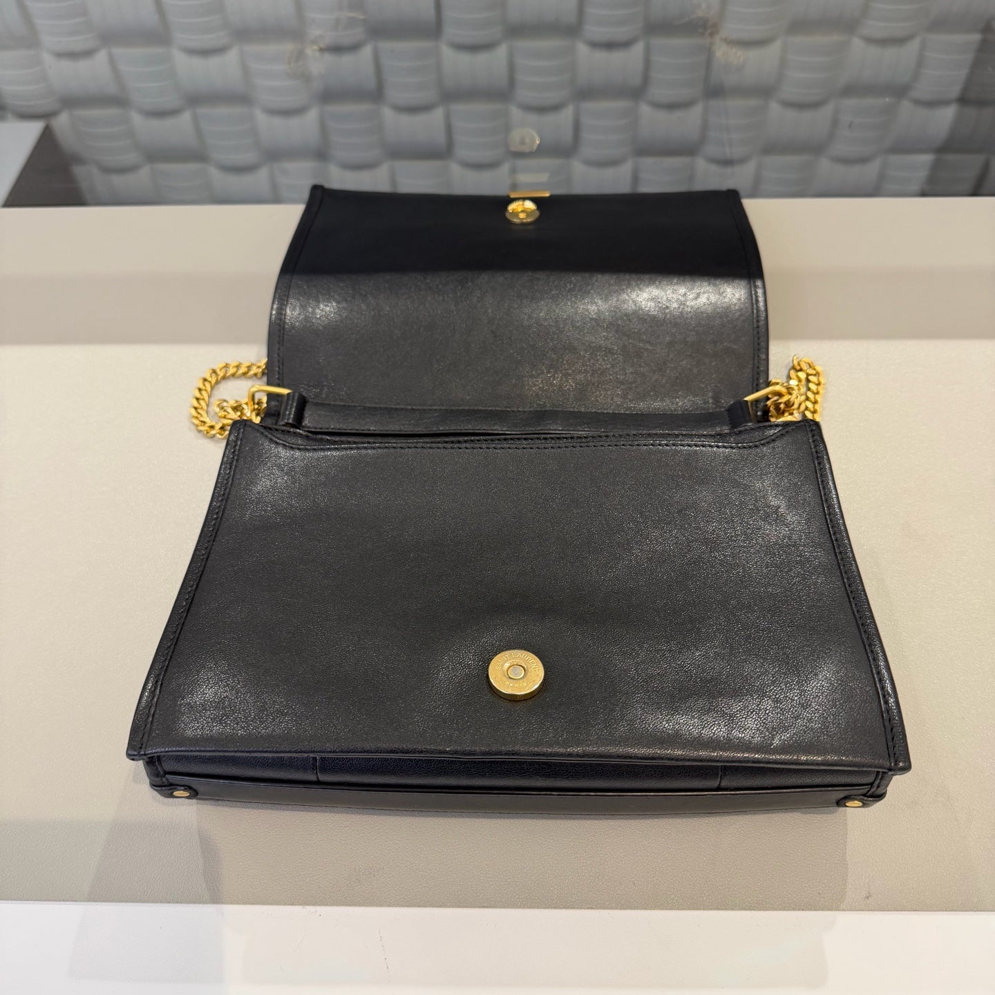 Saint Laurent - Becky Chain Bag - Lambskin leather - Black with Gold-Tone Hardware - (medium)