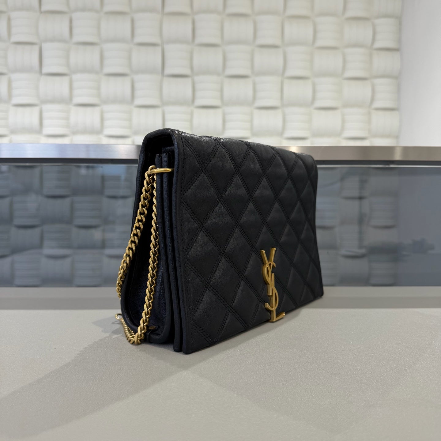 Saint Laurent - Becky Chain Bag - Lambskin leather - Black with Gold-Tone Hardware - (medium)