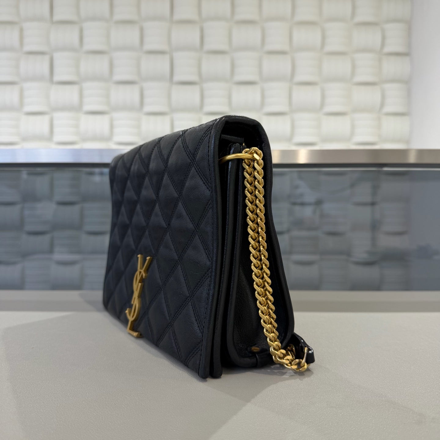 Saint Laurent - Becky Chain Bag - Lambskin leather - Black with Gold-Tone Hardware - (medium)