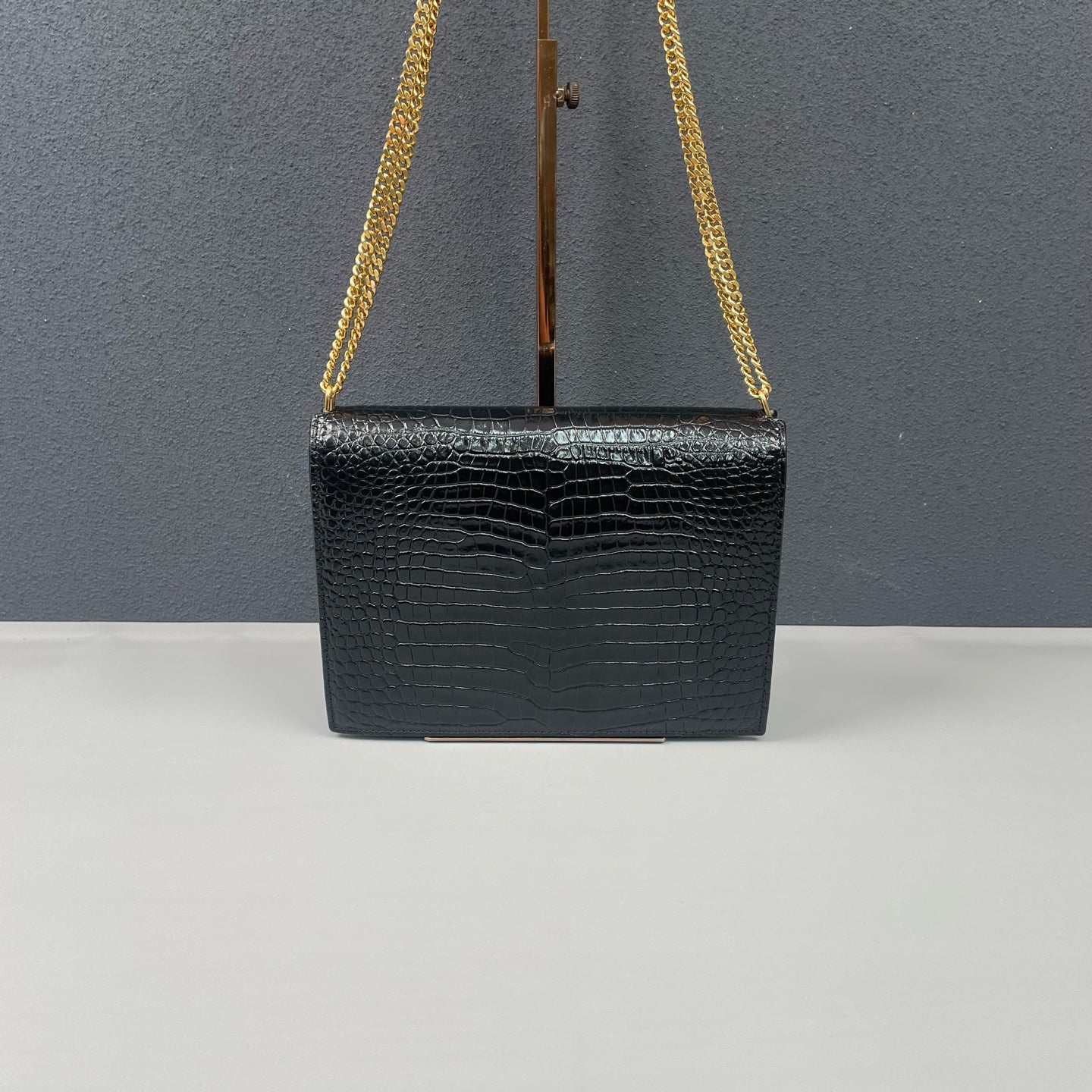Saint Laurent - Cassandra Envelope Chain Bag - Embossed leather - Black with Gold-Tone Hardware - (small)