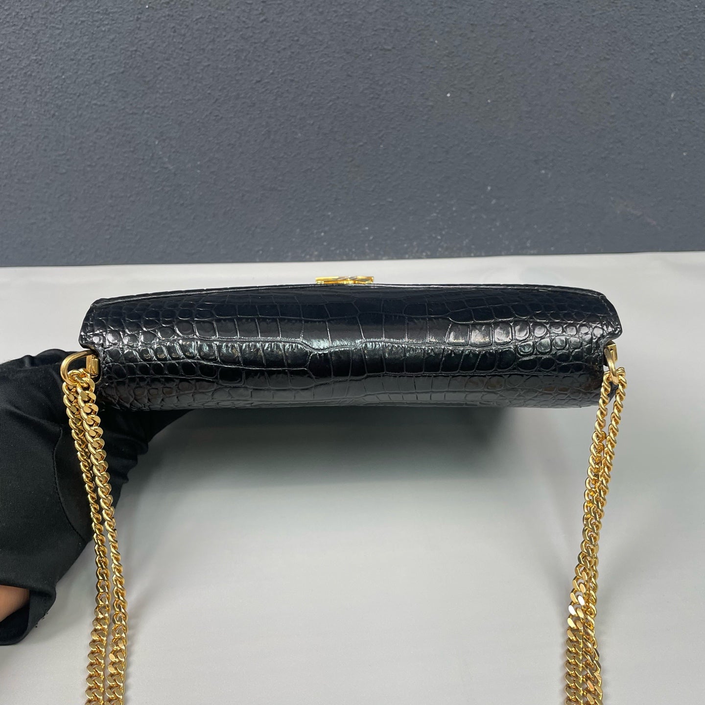 Saint Laurent - Cassandra Envelope Chain Bag - Embossed leather - Black with Gold-Tone Hardware - (small)