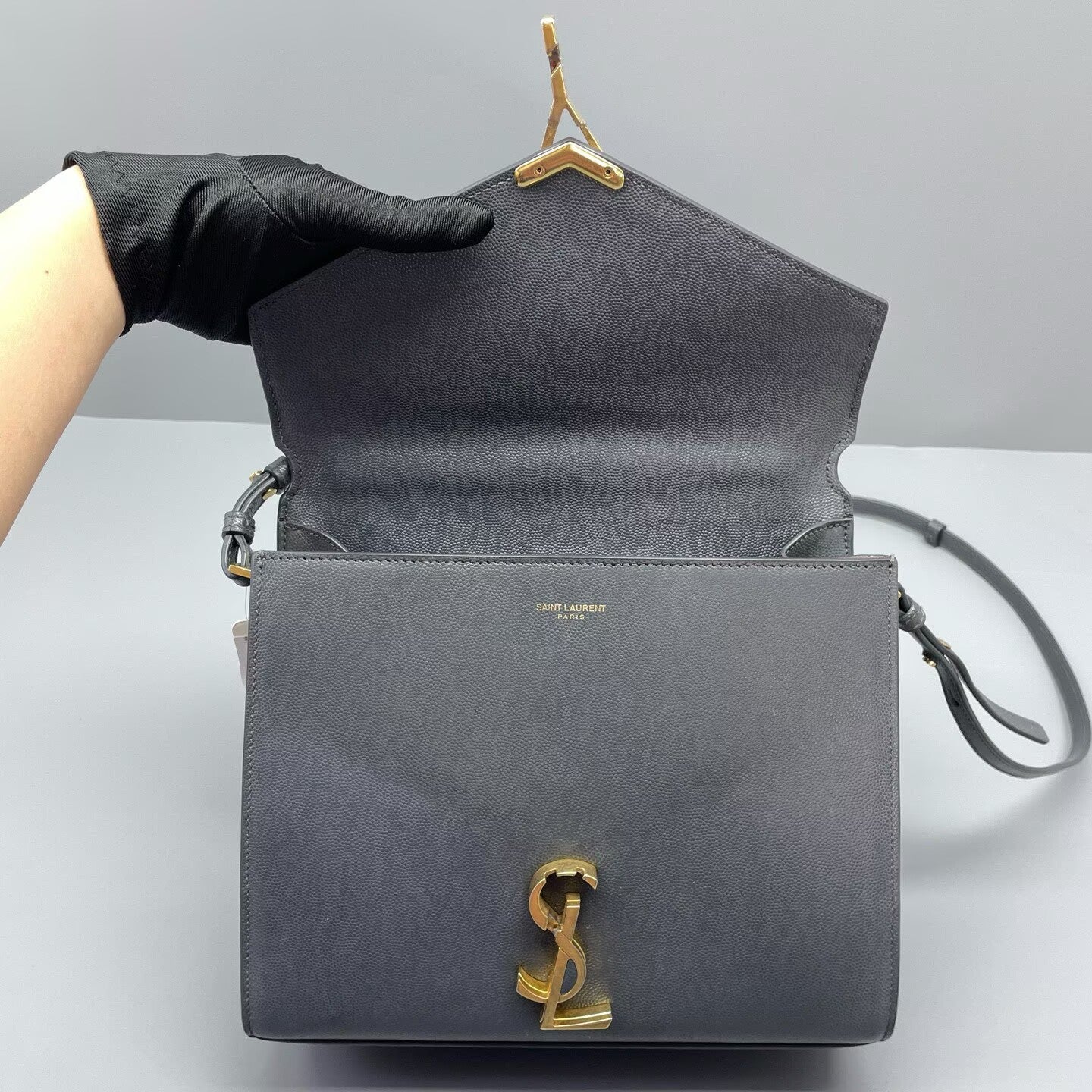Saint Laurent - Cassandra - Grained calfskin leather - Grey - (Medium)