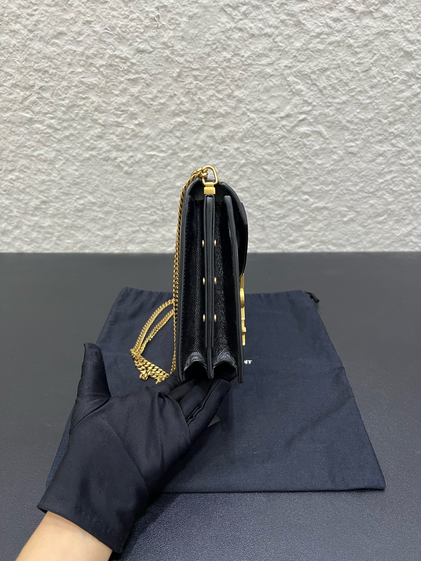 Saint Laurent - Cassandra - Leather - Black - (medium)