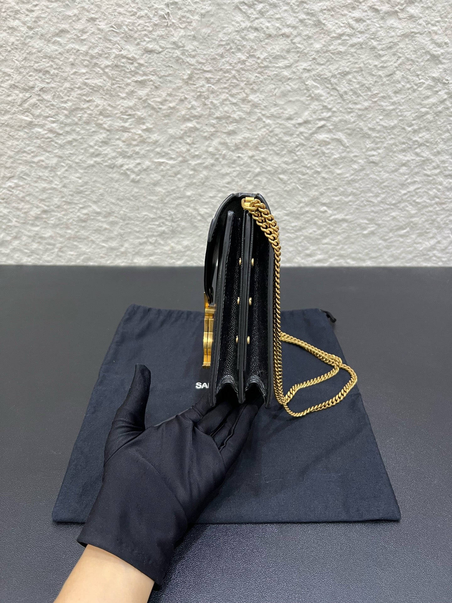 Saint Laurent - Cassandra - Leather - Black - (medium)