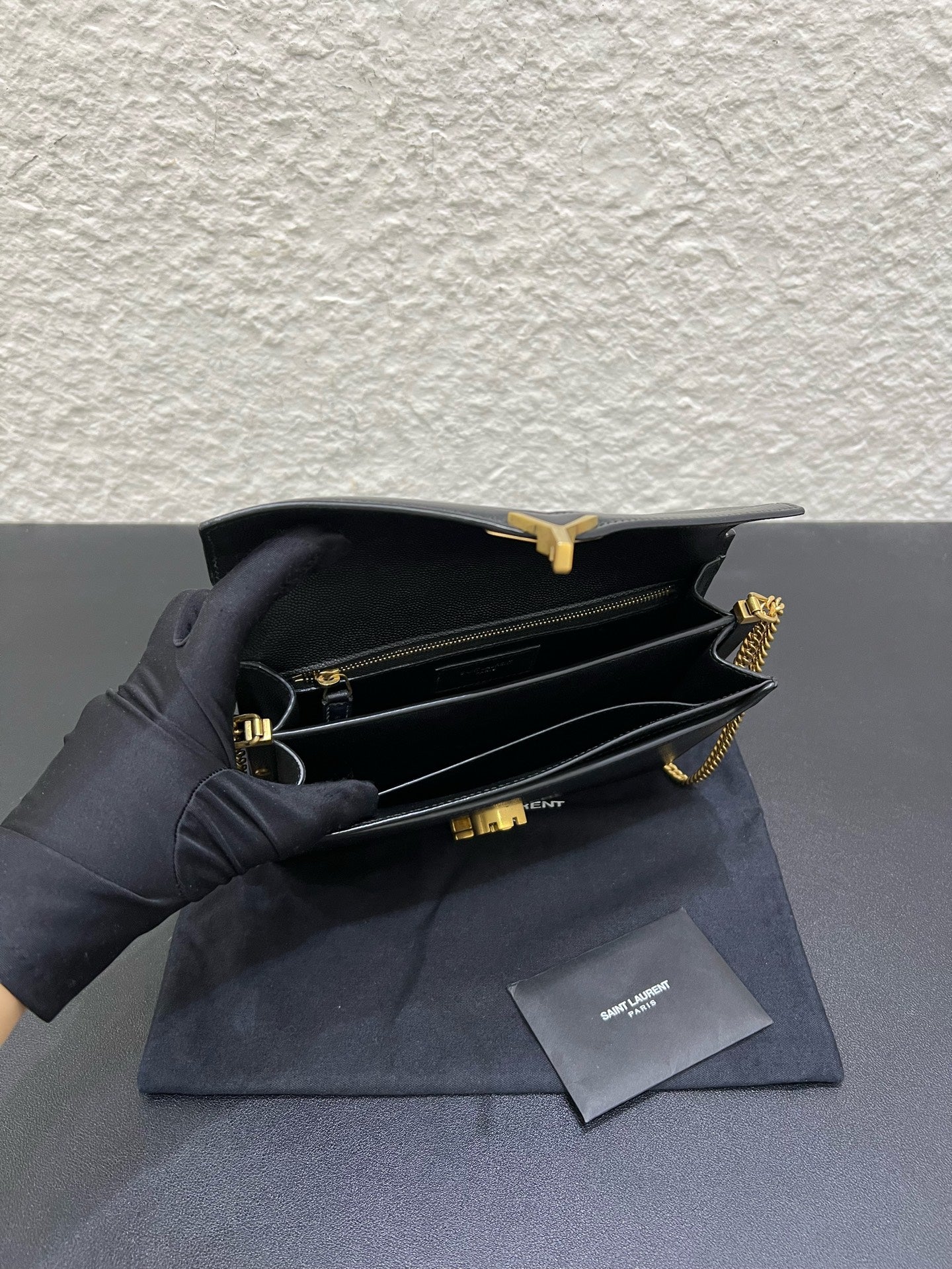 Saint Laurent - Cassandra - Leather - Black - (medium)