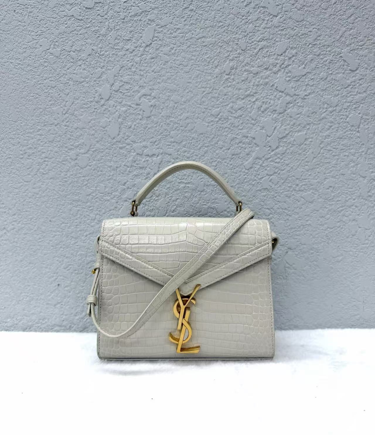 Saint Laurent - Cassandra Top Handle Envelope Bag - Crocodile embossed leather - White - (mini)