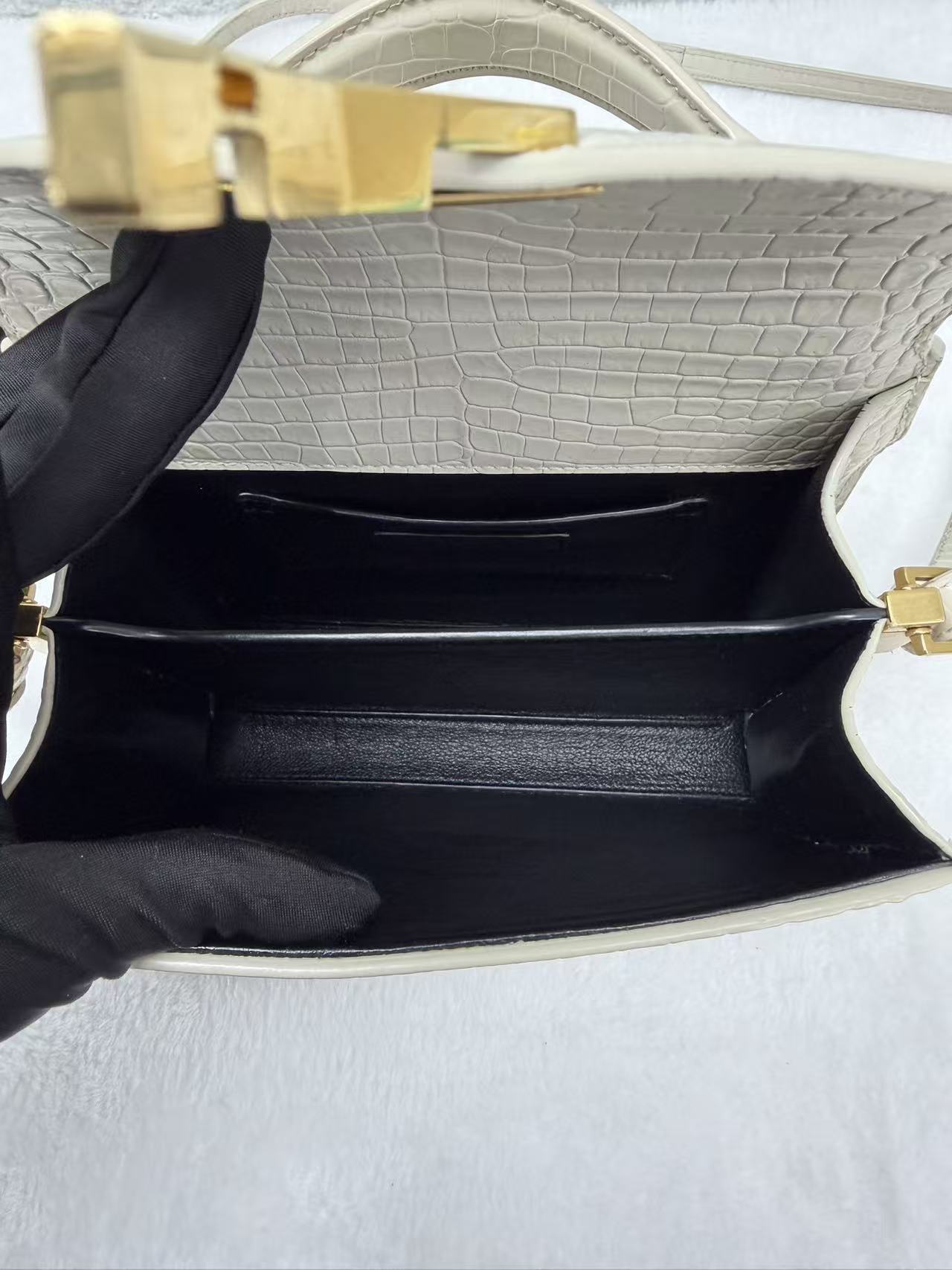 Saint Laurent - Cassandra Top Handle Envelope Bag - Crocodile embossed leather - White - (mini)
