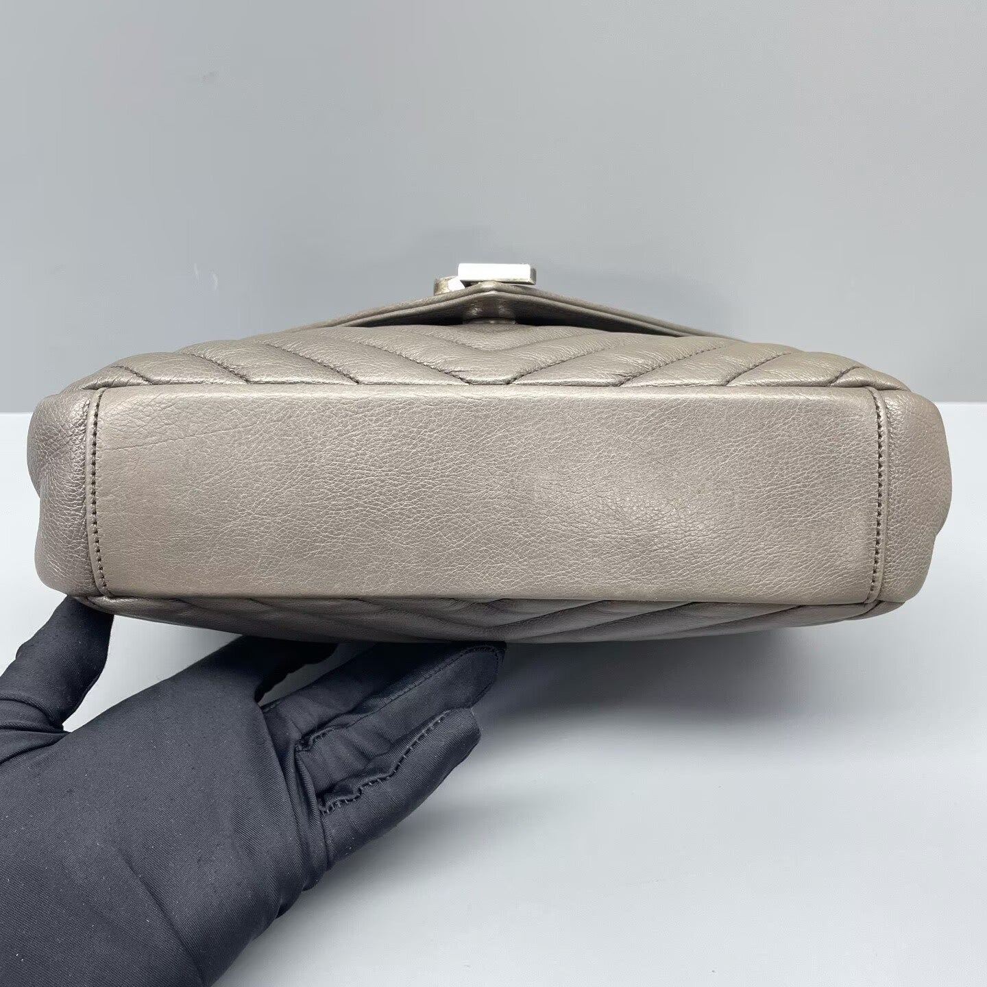 Saint Laurent - Cassandra Top Handle - Grained leather - Grey with silver-tone hardware - (Small)
