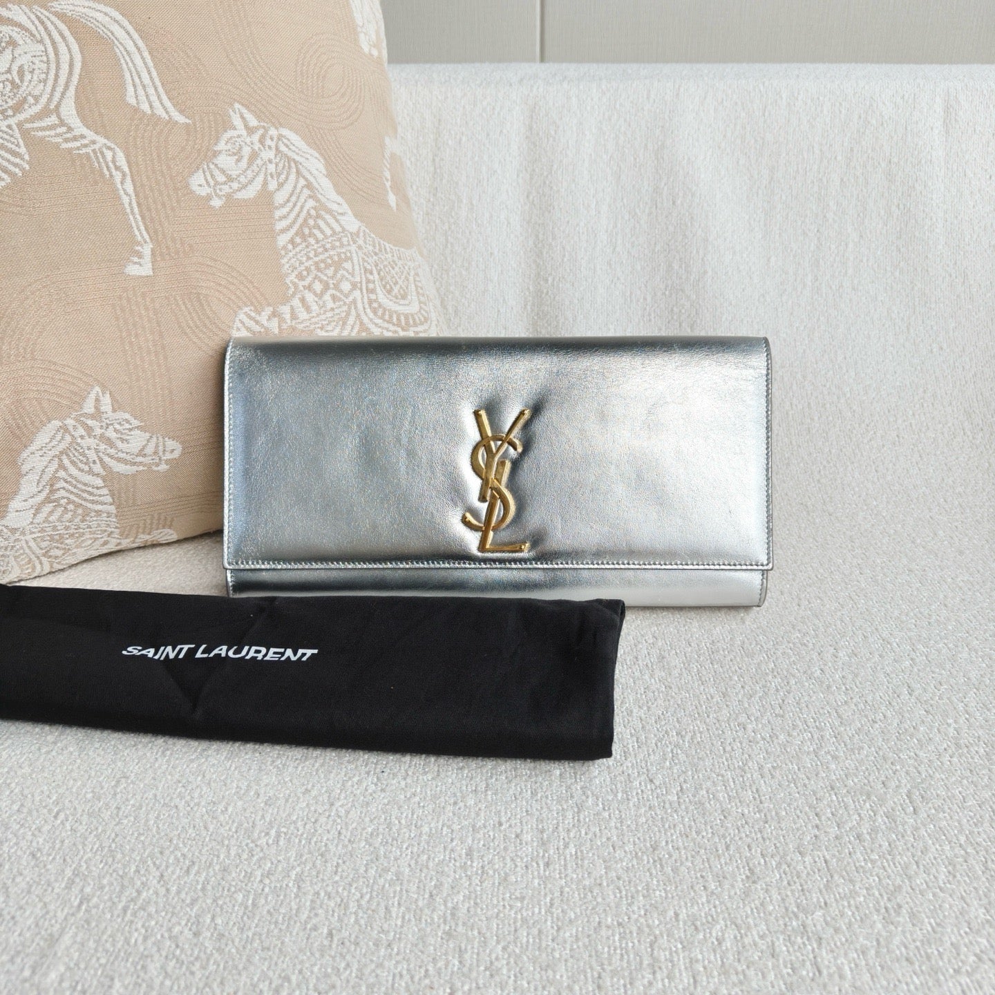 Saint Laurent - Clutch - Cowhide leather with suede interior - Silver - (medium)