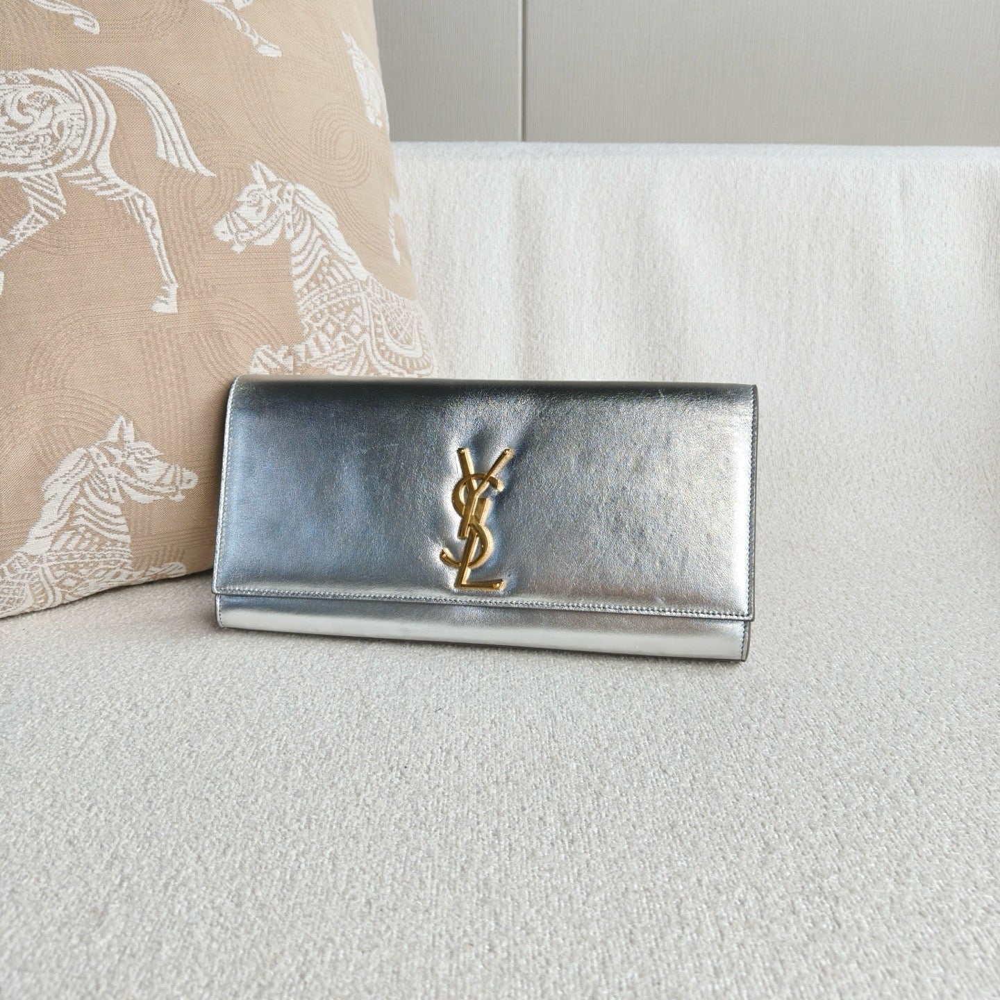 Saint Laurent - Clutch - Cowhide leather with suede interior - Silver - (medium)