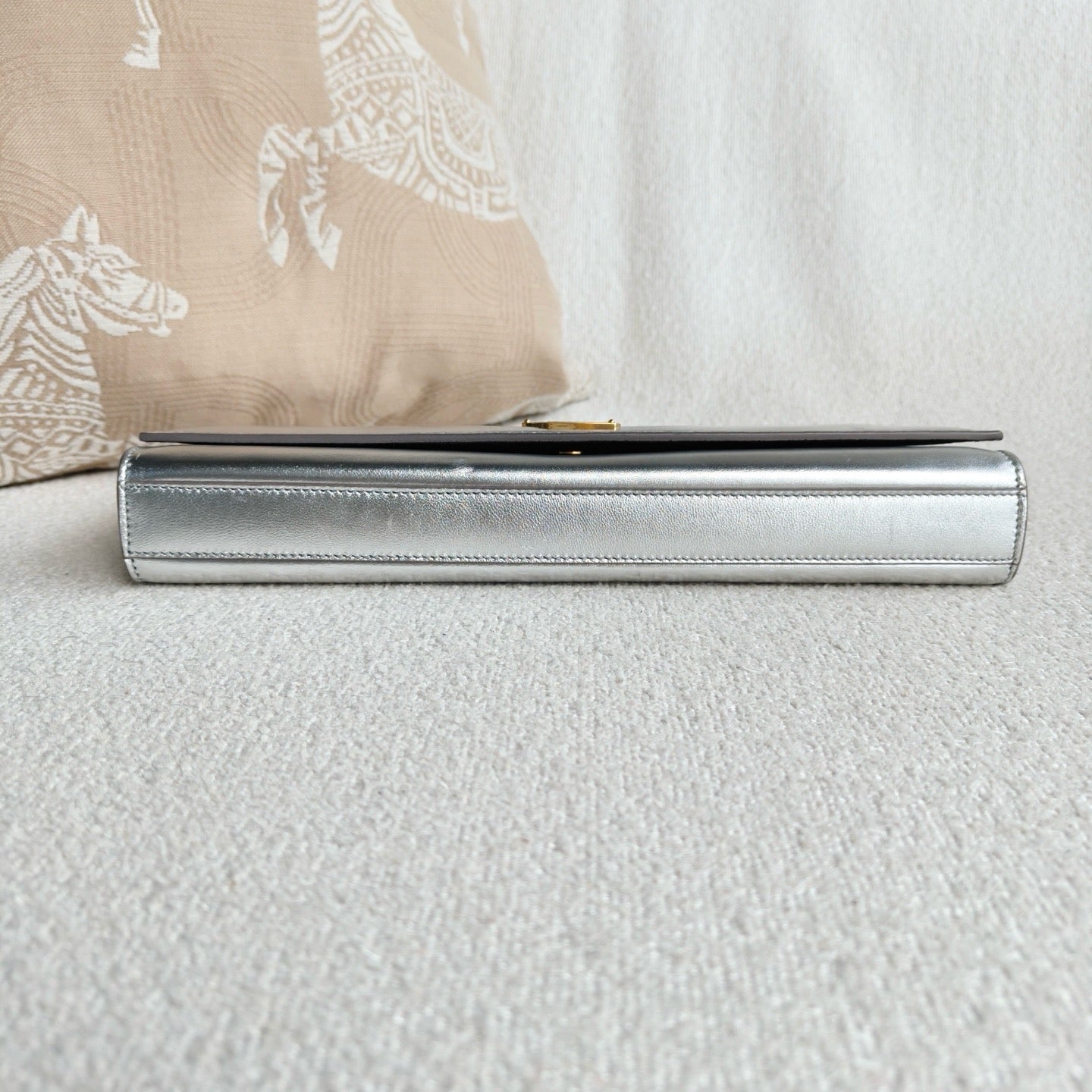 Saint Laurent - Clutch - Cowhide leather with suede interior - Silver - (medium)