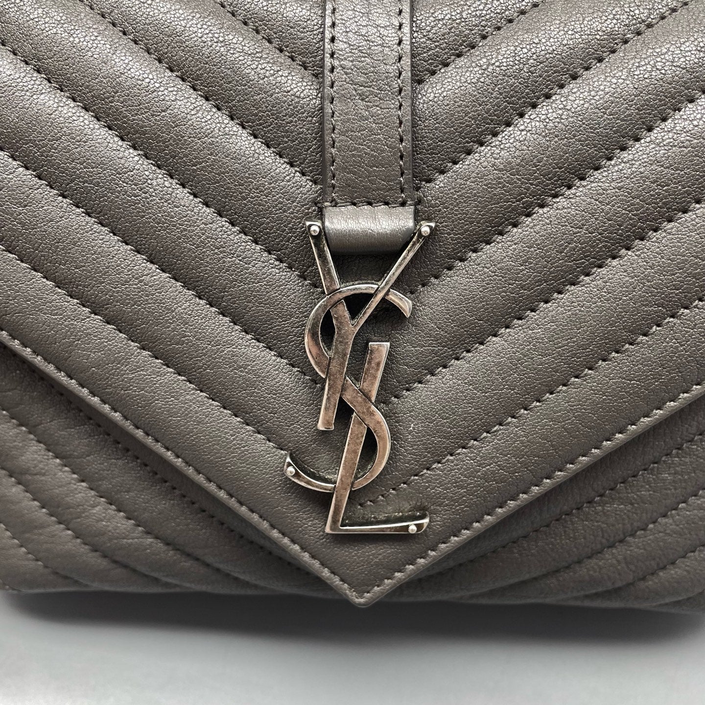 Saint Laurent - College - Grained calfskin leather - Grey - (medium)