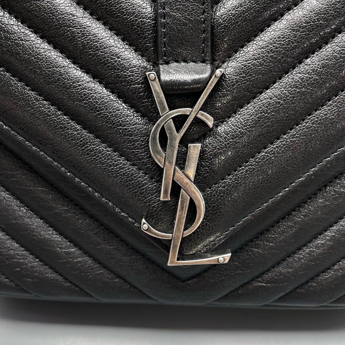 Saint Laurent - Collège - Grained leather - Black - (medium)