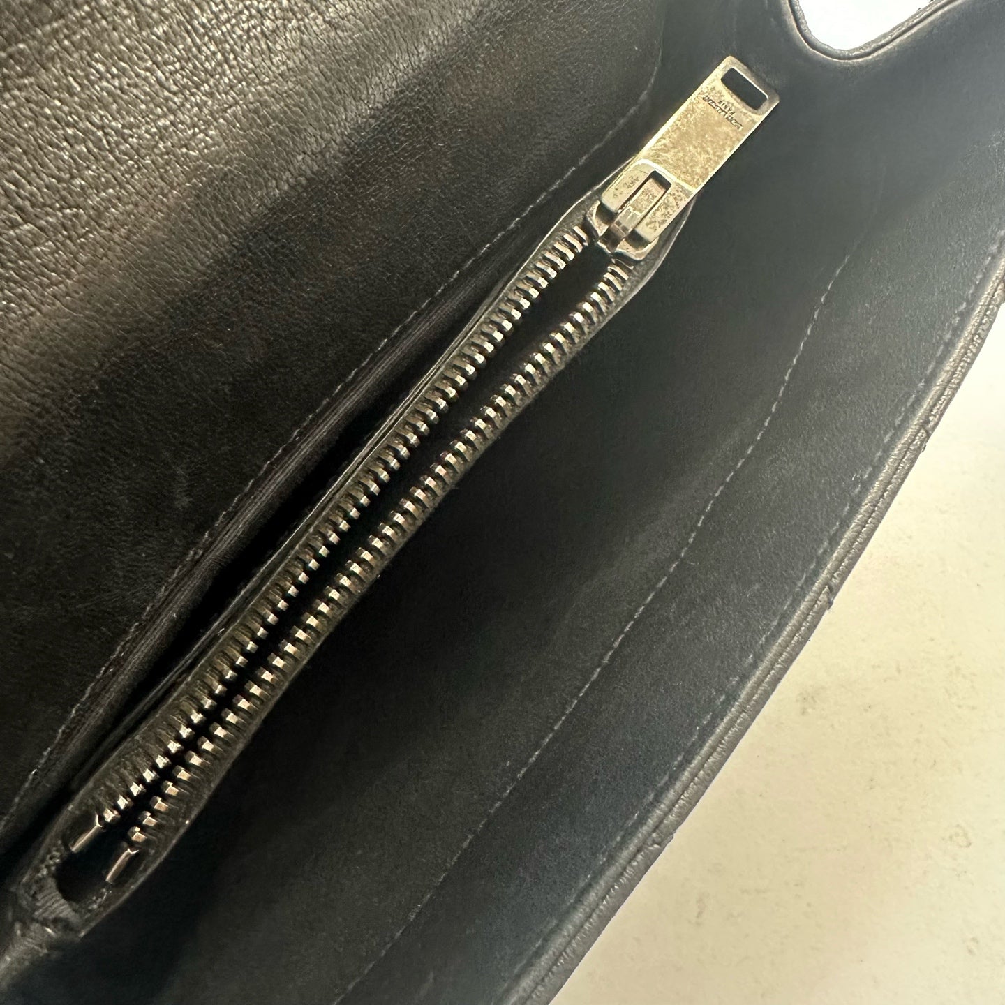 Saint Laurent - College - Leather - Black - (medium)