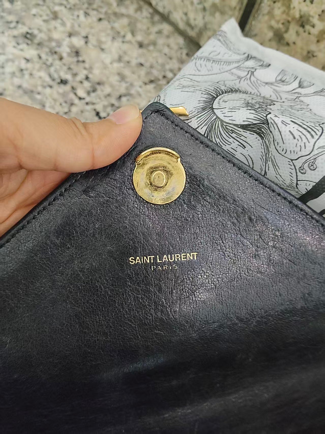 Saint Laurent - College - Leather - Black - (medium)