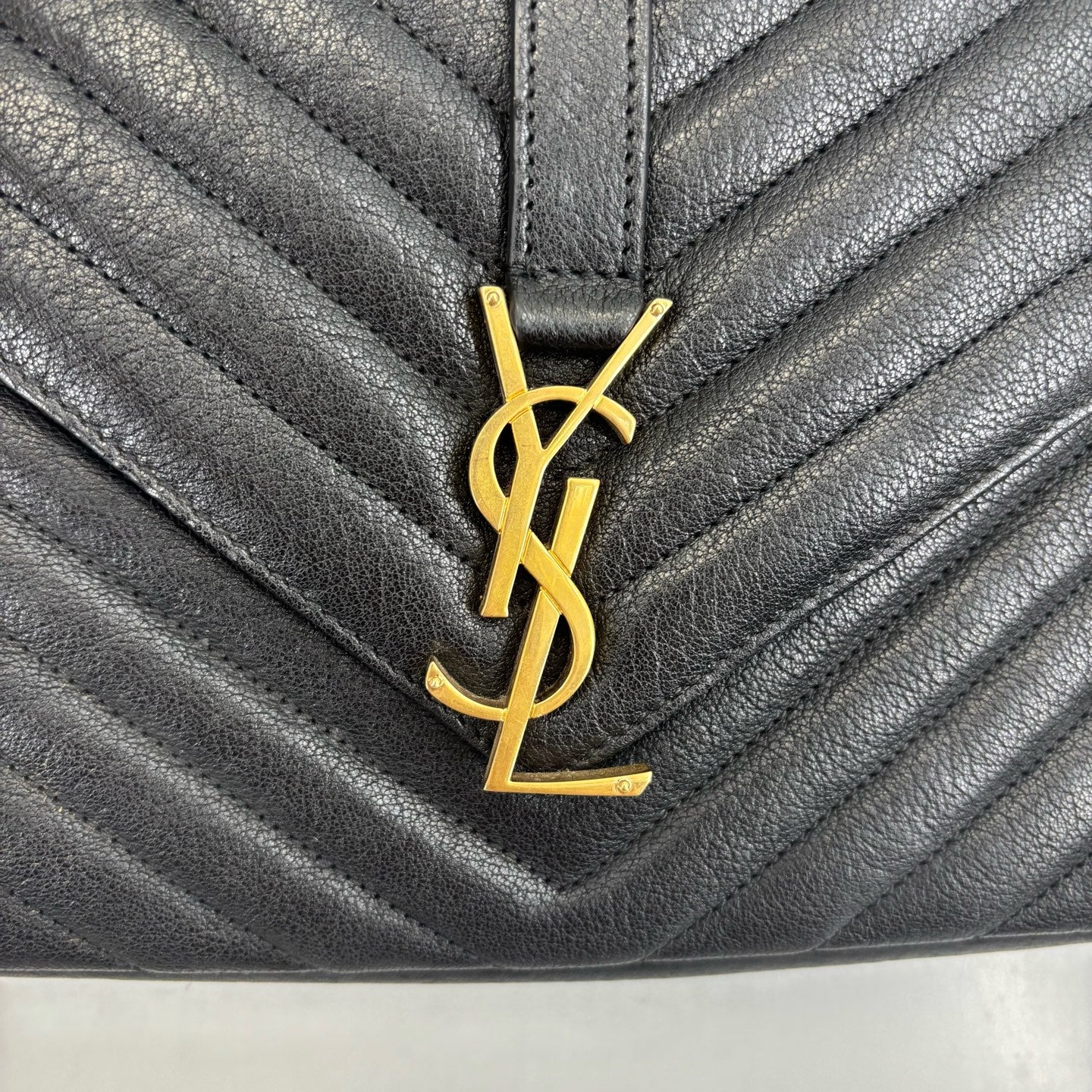 Saint Laurent - College Medium - Leather - Black - (Medium)