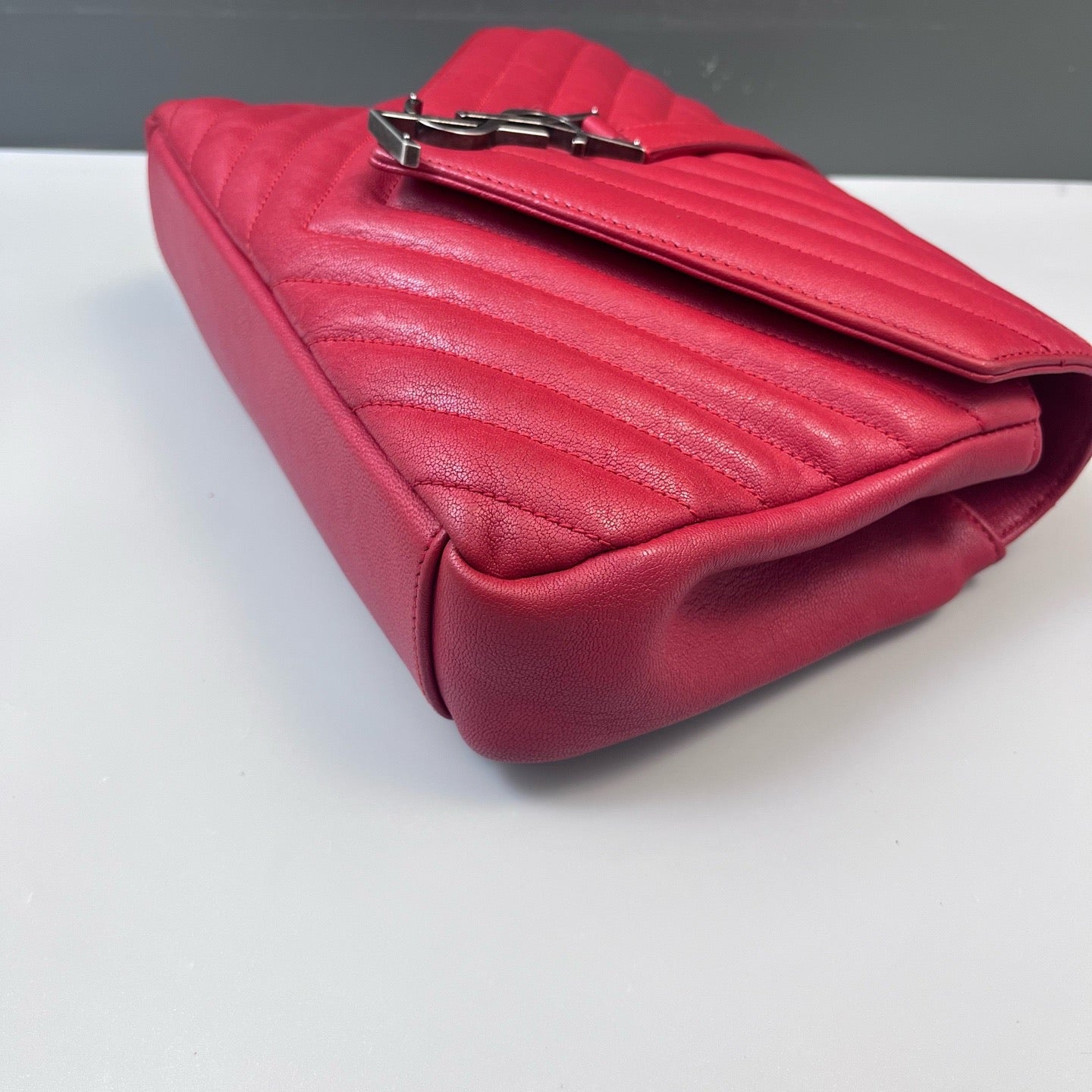 Saint Laurent - College Monogram Shoulder Bag - Cowhide leather - Red - (medium)