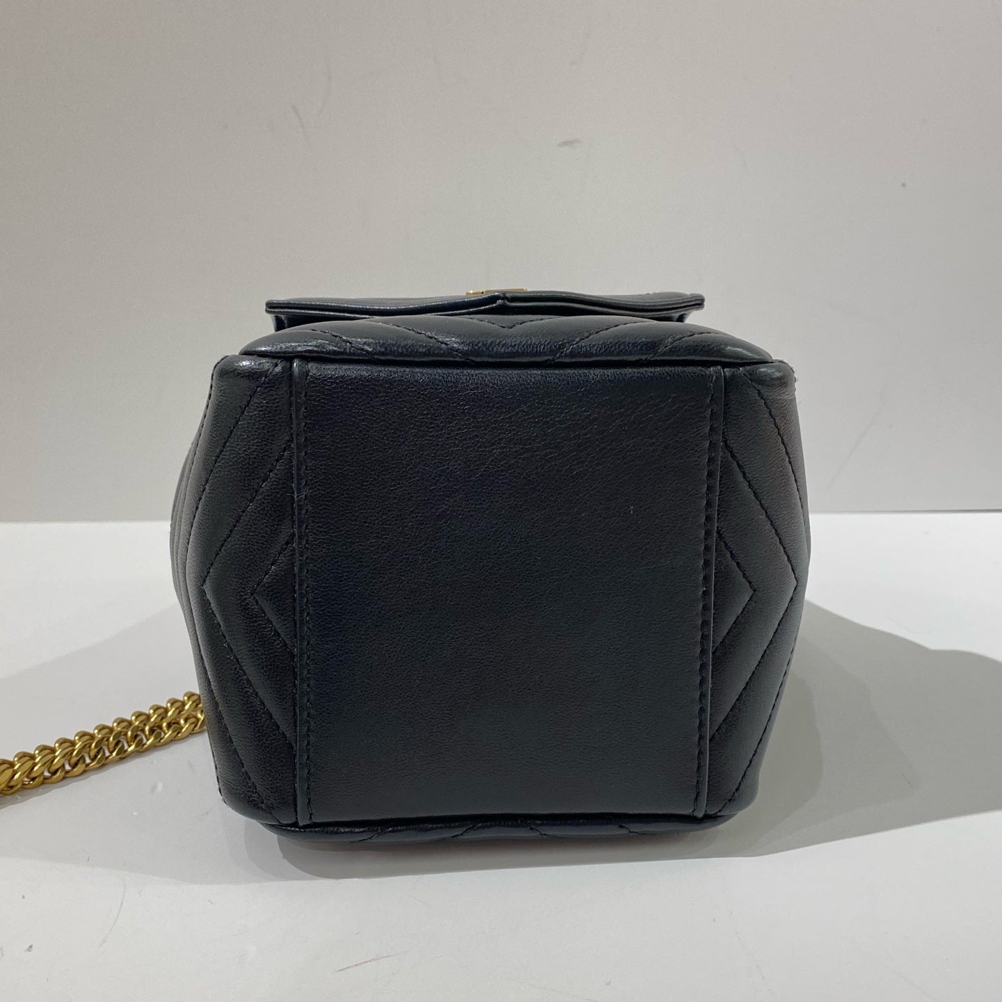 Saint Laurent - Drawstring Bucket Bag - Calfskin leather - Black with Gold-Tone Hardware - (mini)
