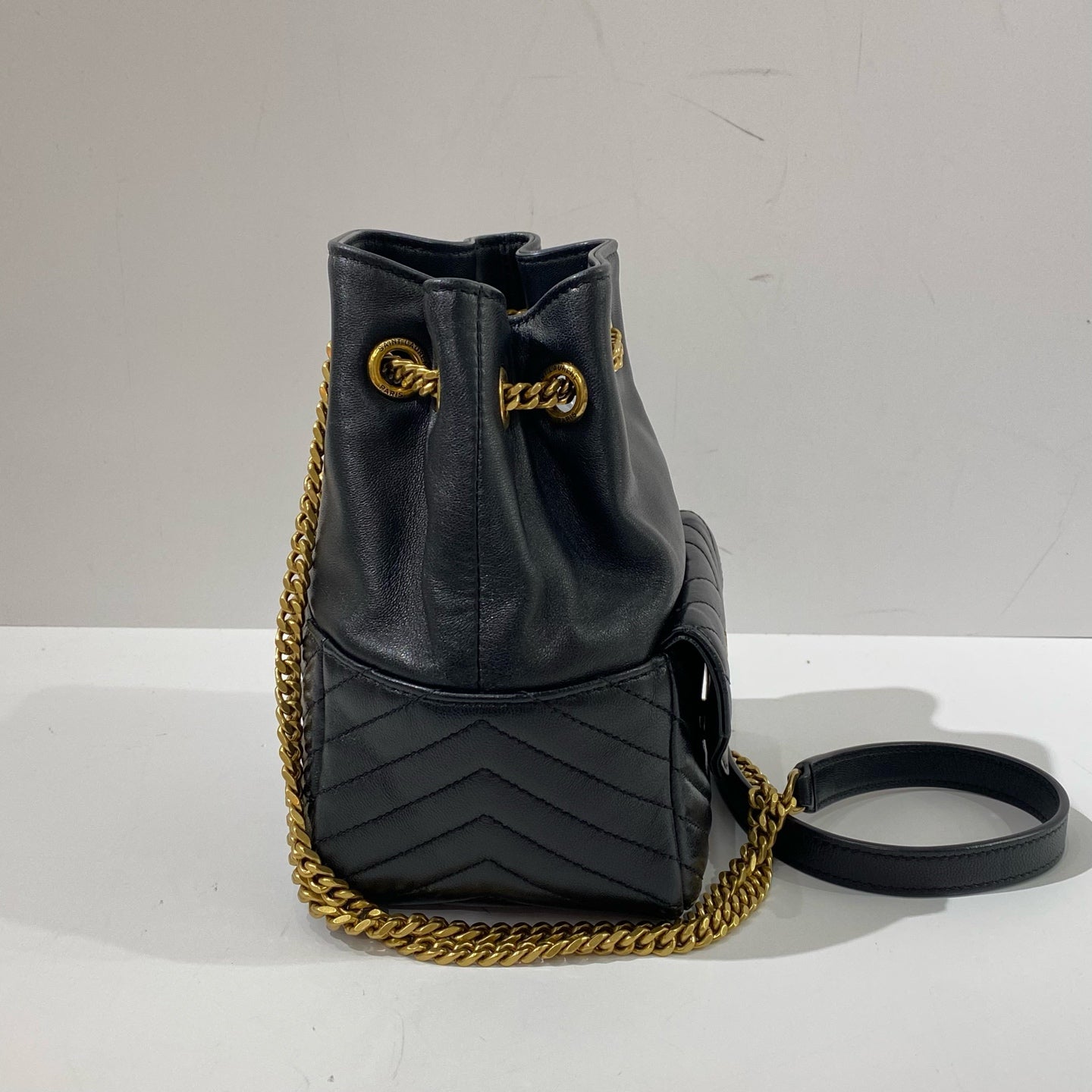 Saint Laurent - Drawstring Bucket Bag - Calfskin leather - Black with Gold-Tone Hardware - (mini)