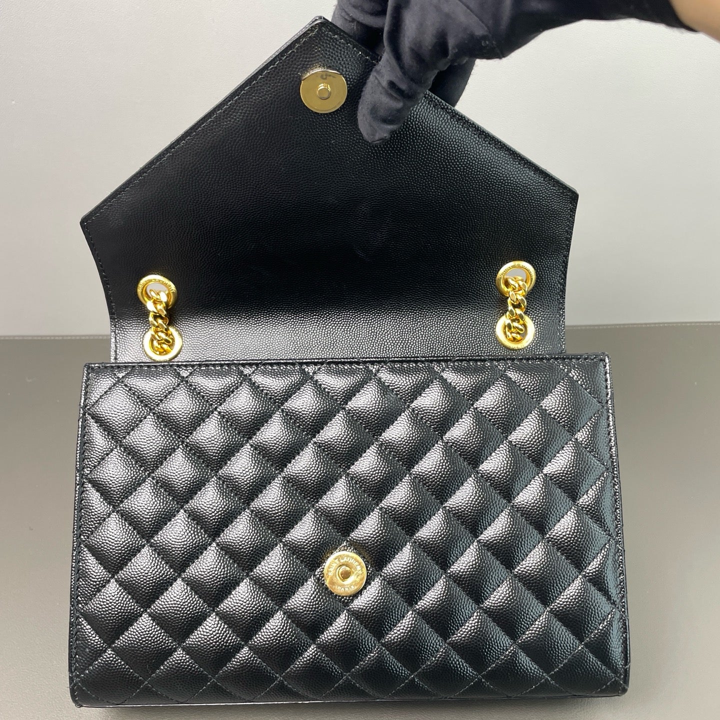 Saint Laurent Envelope Grained leather Black - view 2