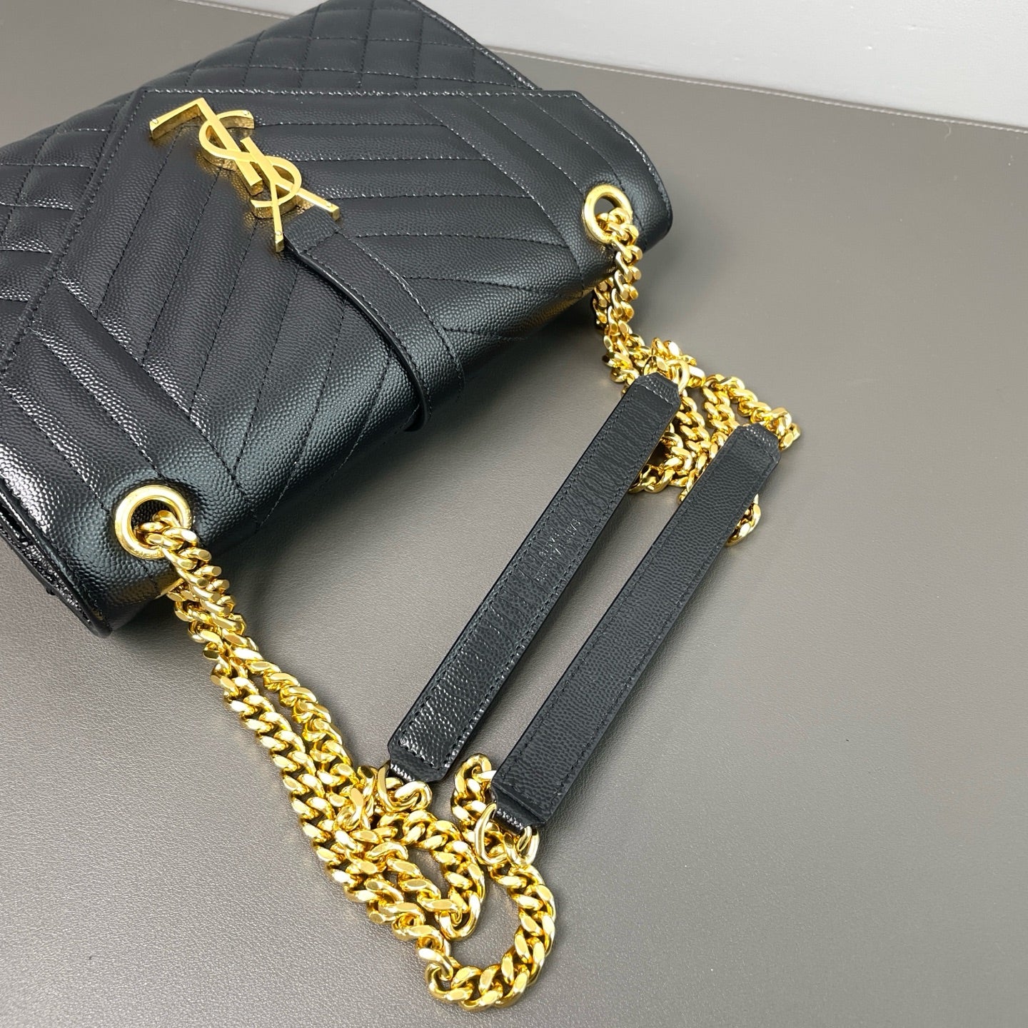Saint Laurent Envelope Grained leather Black - view 3