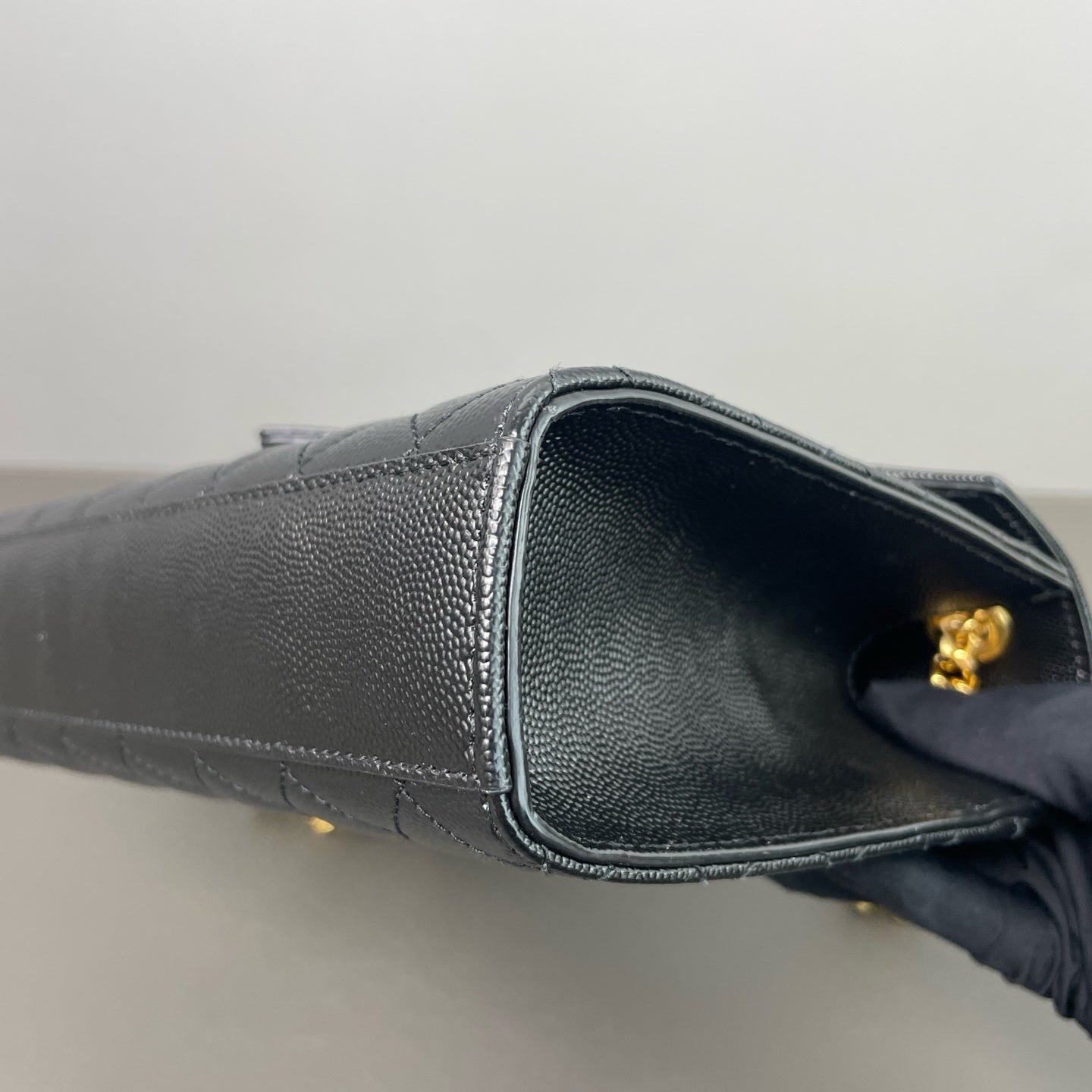 Saint Laurent Envelope Grained leather Black - view 7