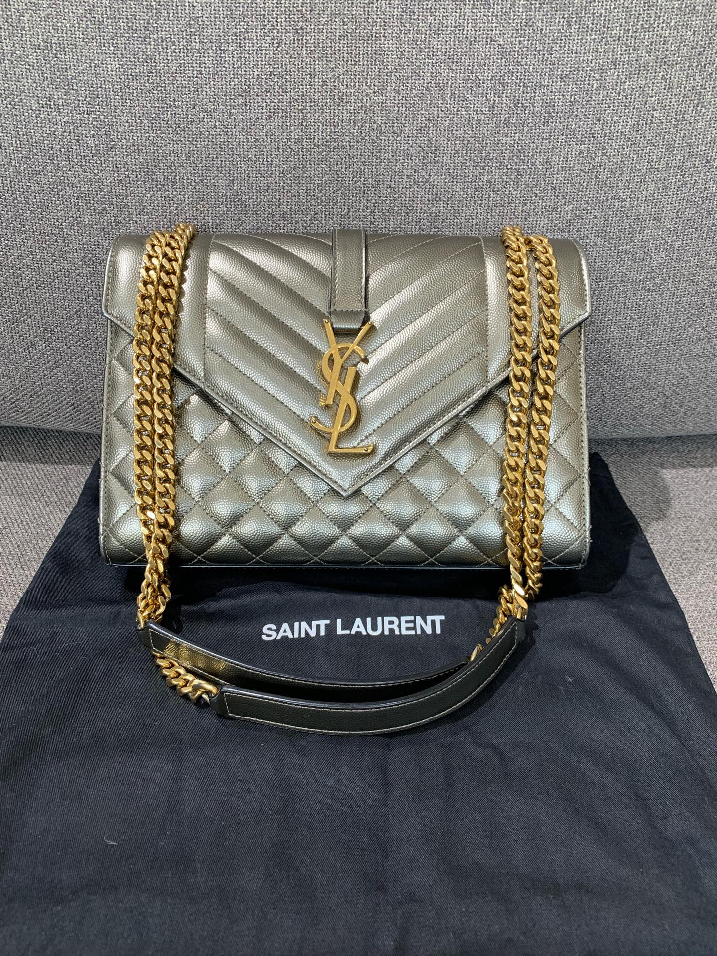 Saint Laurent - Envelope Bag - Grained leather - Gold - (Medium)
