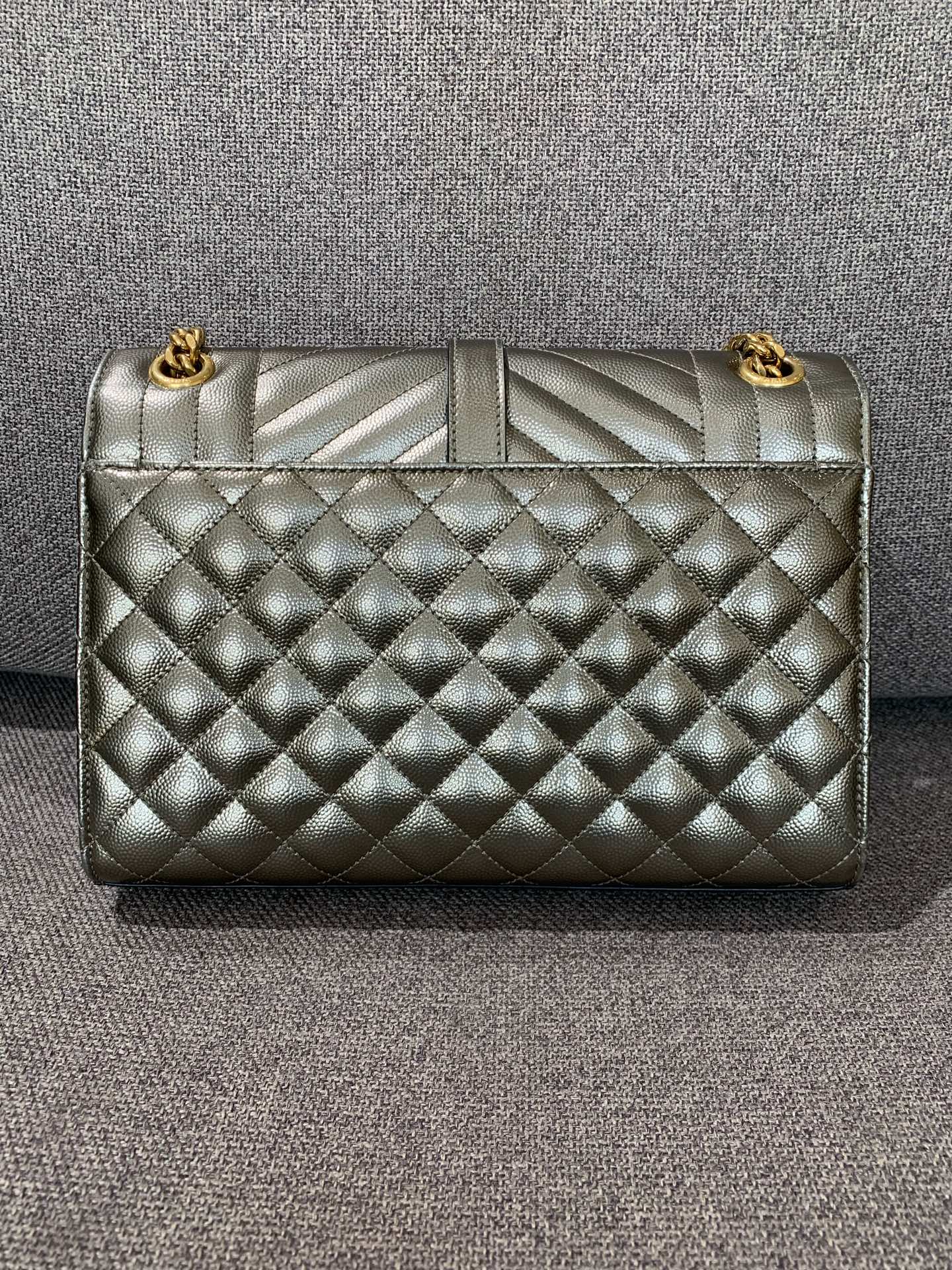 Saint Laurent - Envelope Bag - Grained leather - Gold - (Medium)