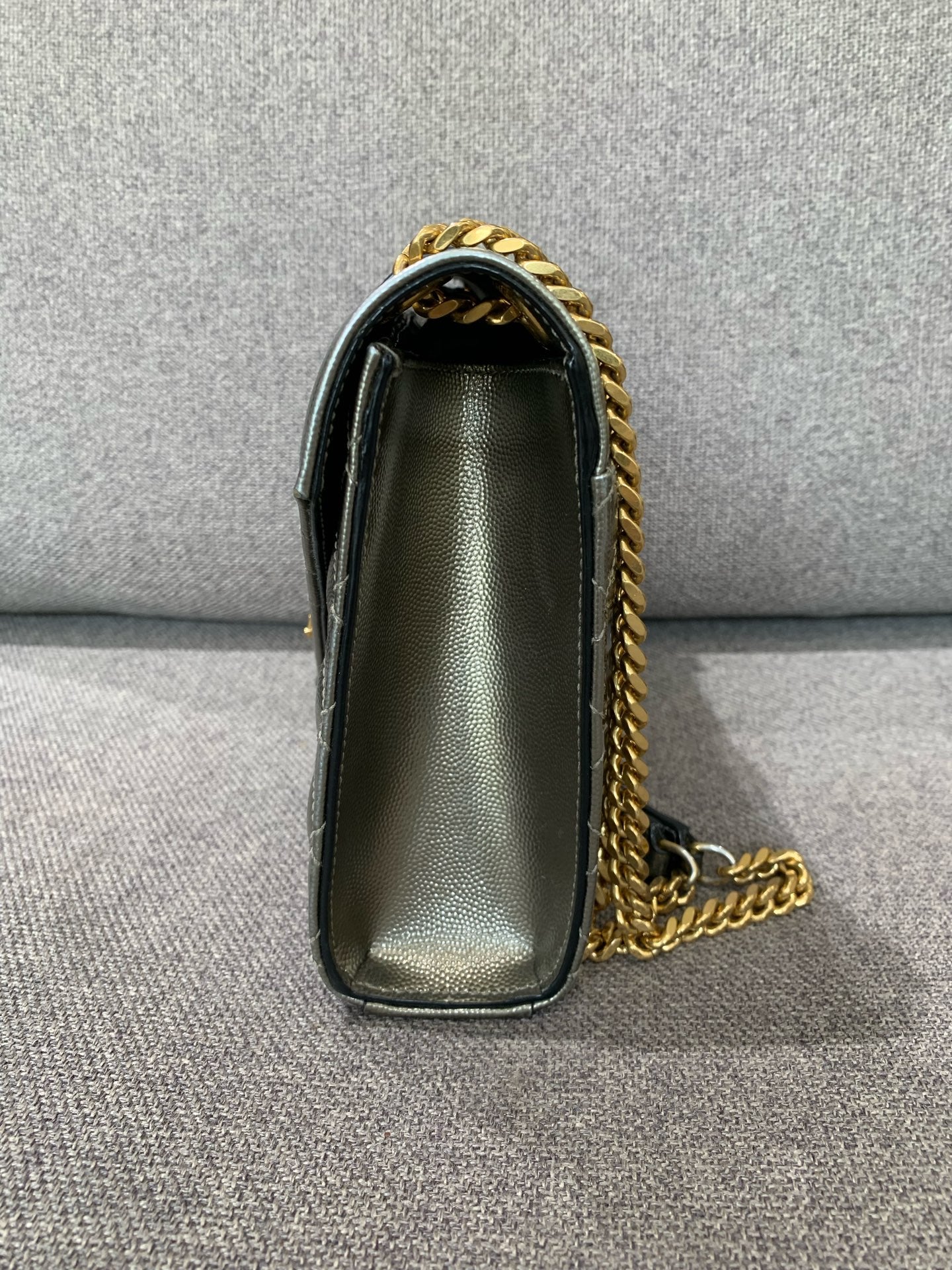 Saint Laurent - Envelope Bag - Grained leather - Gold - (Medium)