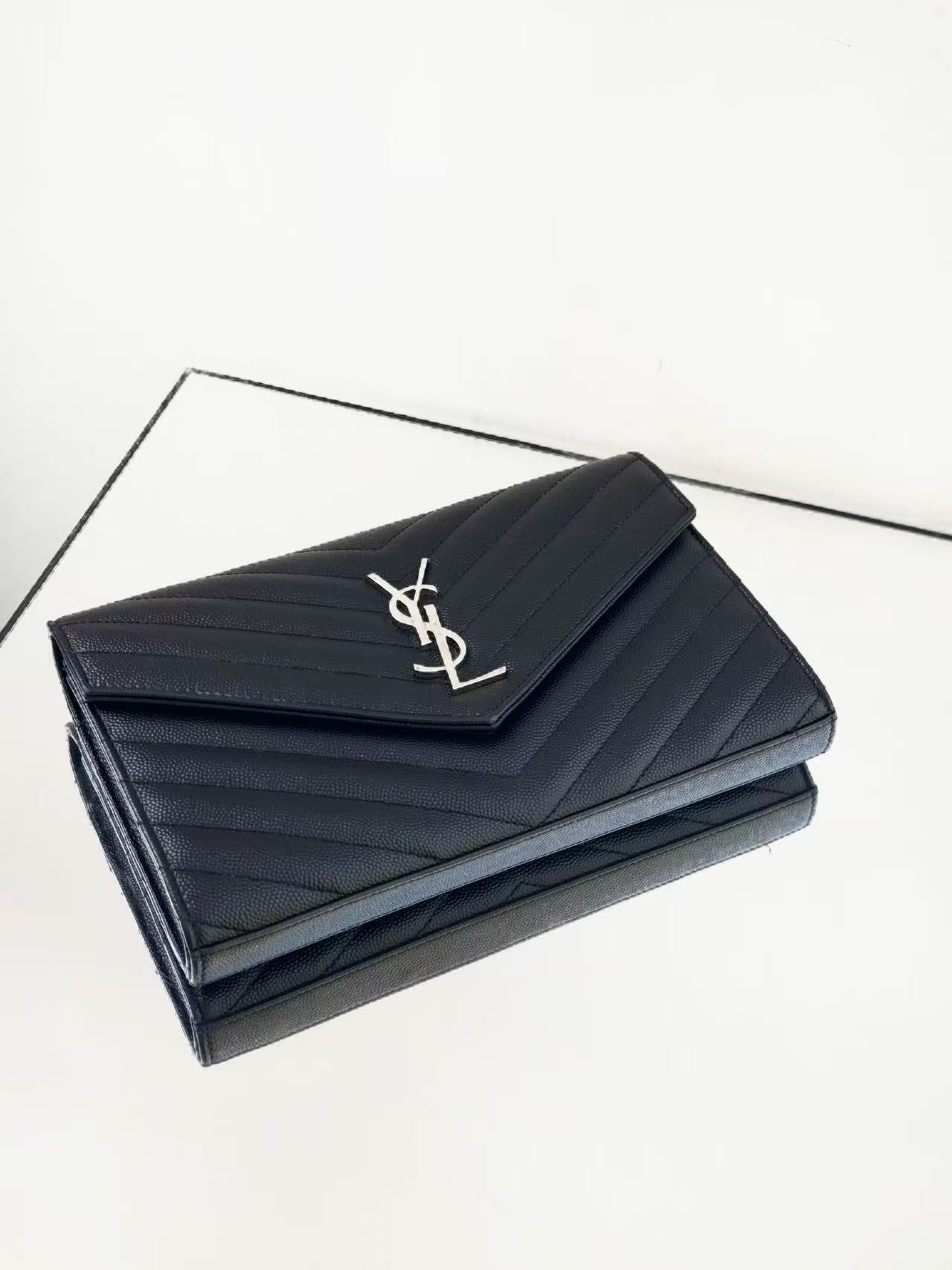 Saint Laurent - Envelope Bag - Pebbled leather - Black - (Medium)