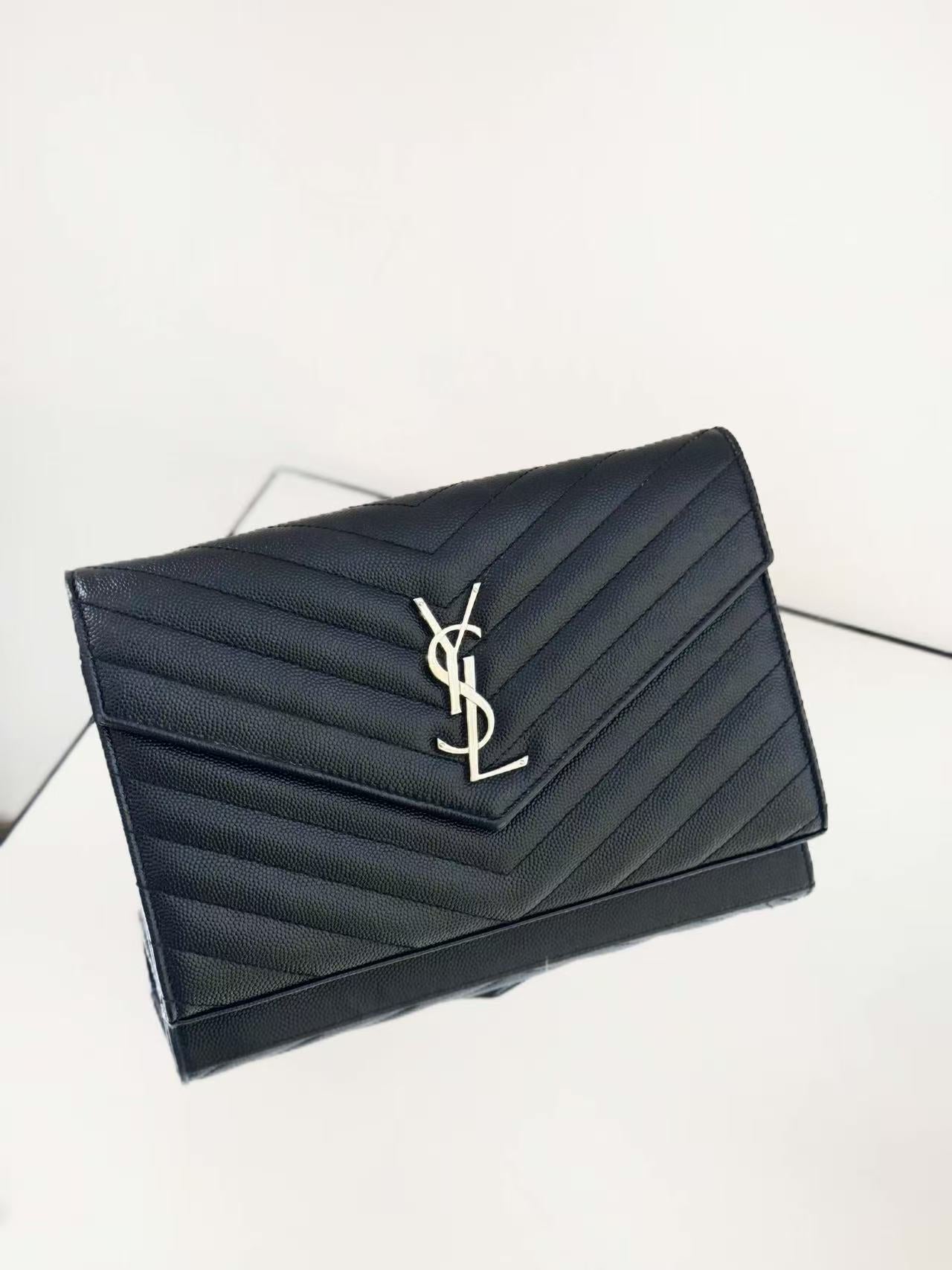 Saint Laurent - Envelope Bag - Pebbled leather - Black - (Medium)