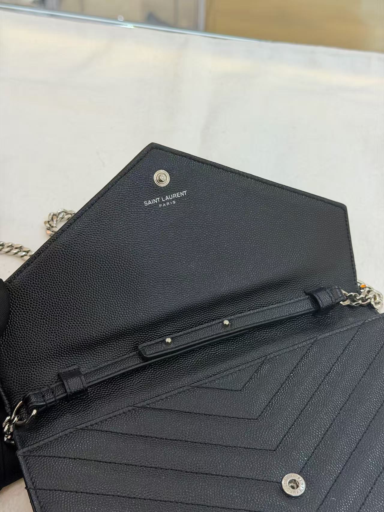 Saint Laurent - Envelope Bag - Pebbled leather - Black - (Medium)