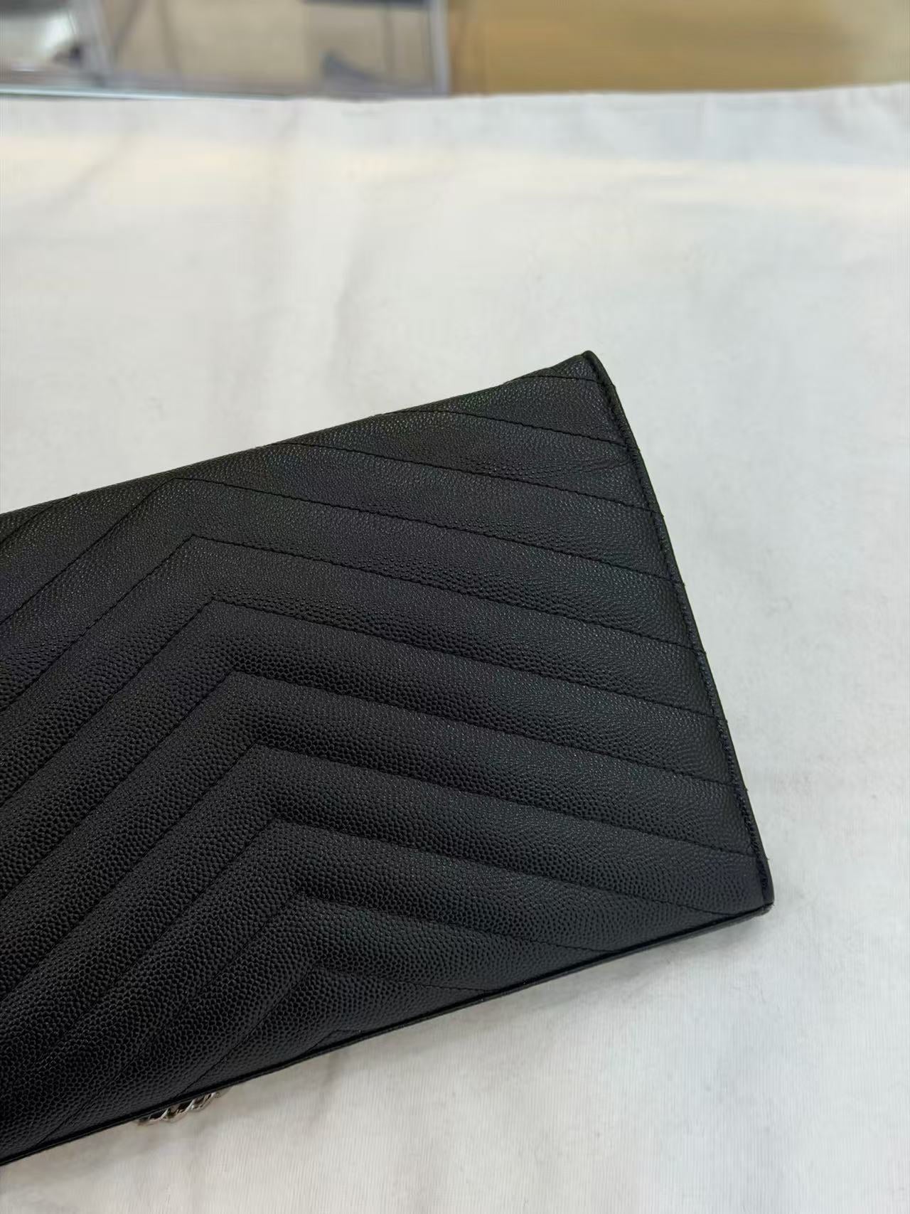 Saint Laurent - Envelope Bag - Pebbled leather - Black - (Medium)