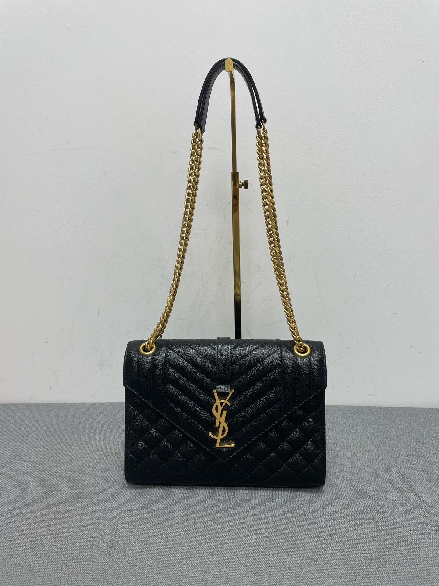 Saint Laurent - Envelope - Leather - Black - (medium)