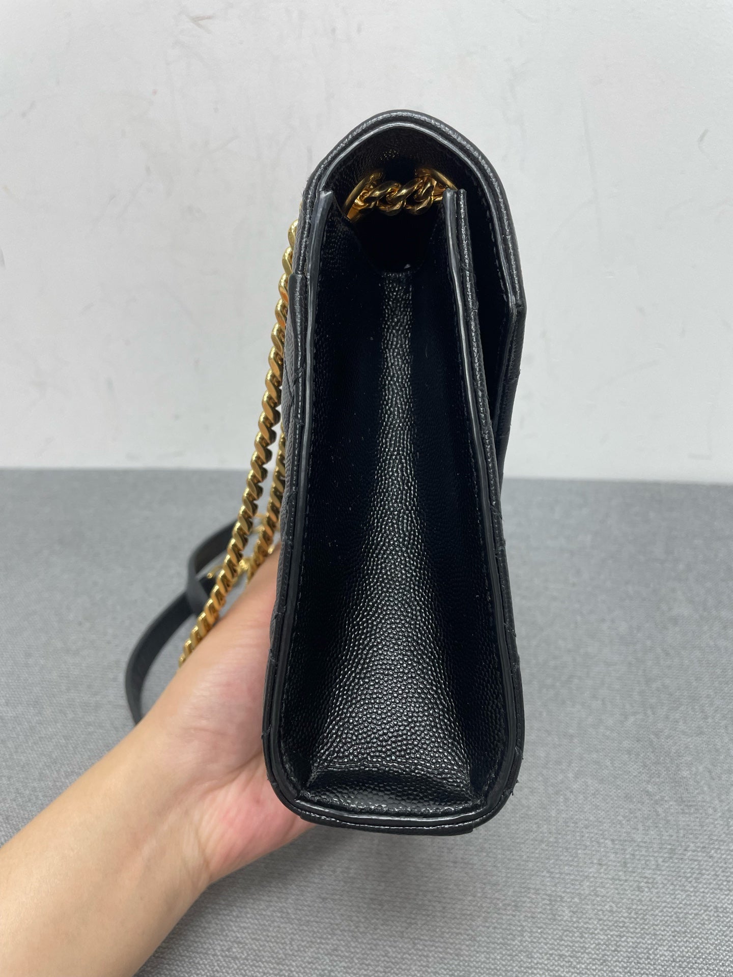 Saint Laurent - Envelope - Leather - Black - (medium)