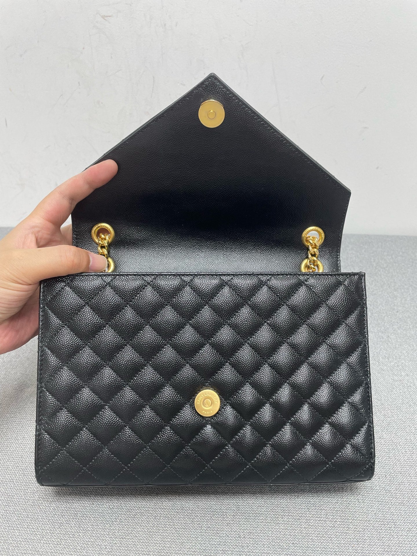 Saint Laurent - Envelope - Leather - Black - (medium)