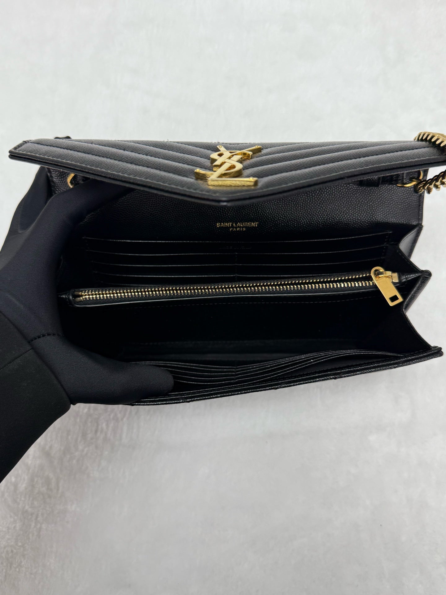Saint Laurent - Envelope - Leather - Black - (medium)