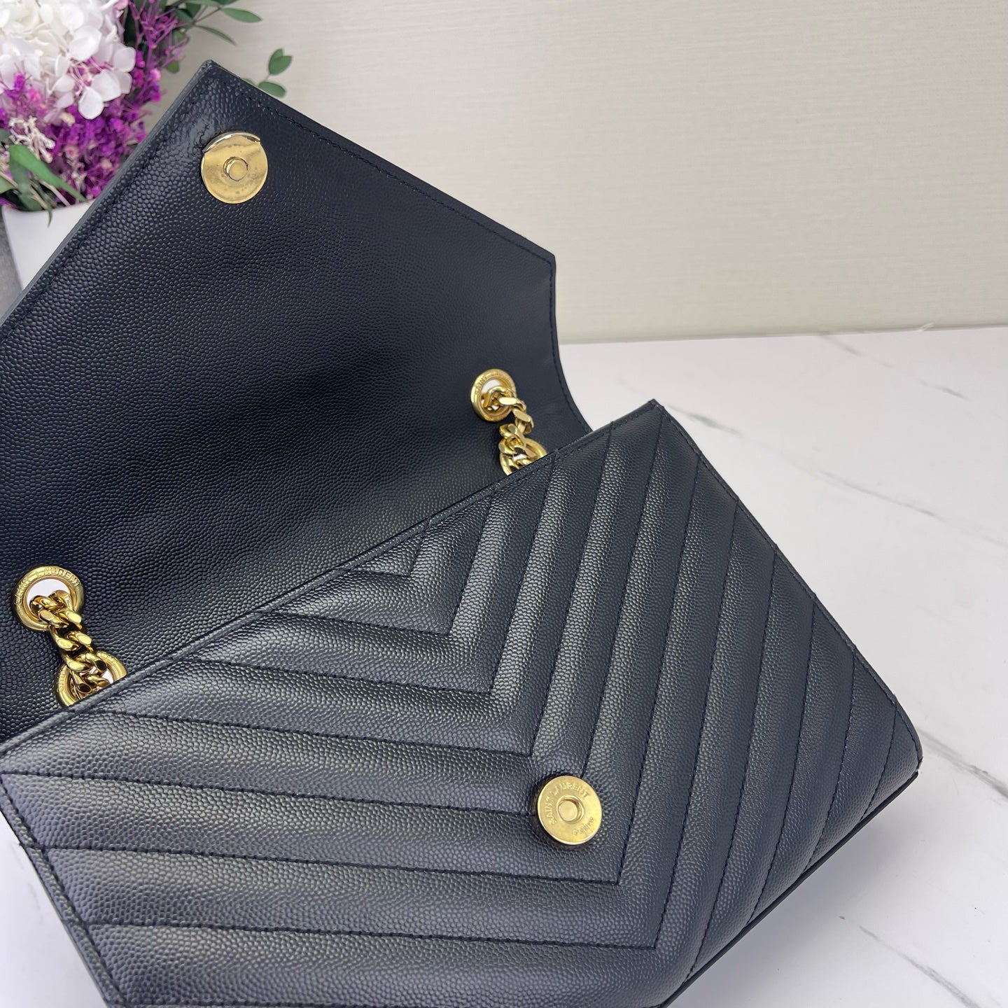 Saint Laurent - Envelope - Leather - Black - (medium)