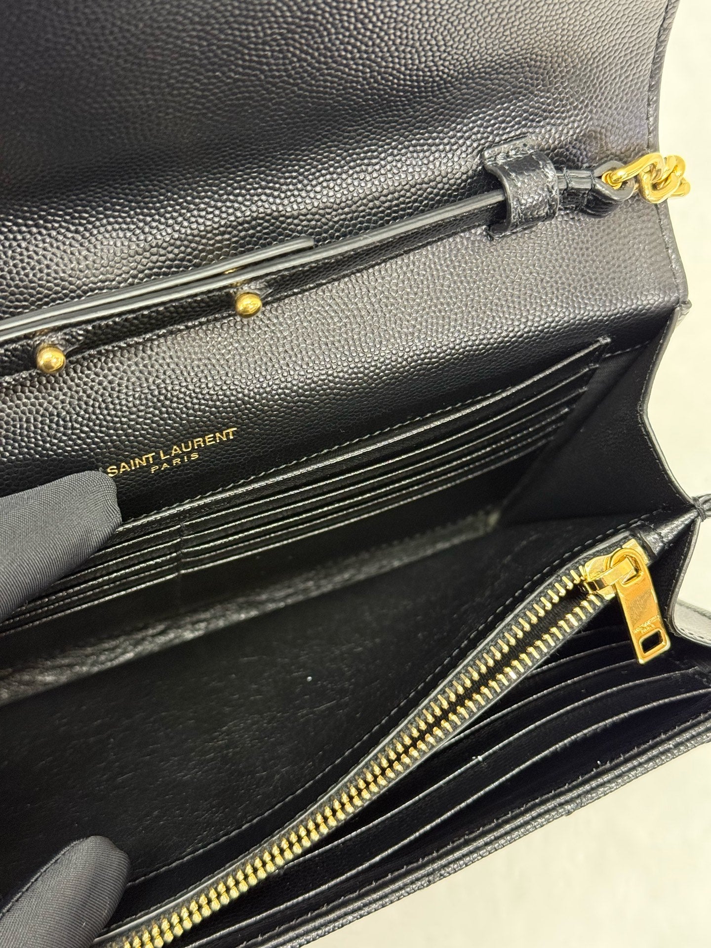Saint Laurent - Envelope - Leather - Black - (medium)