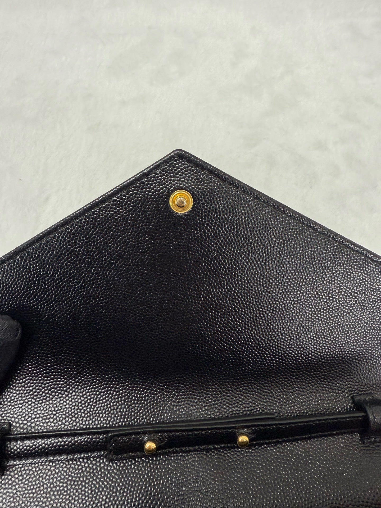 Saint Laurent - Envelope - Leather - Black - (medium)