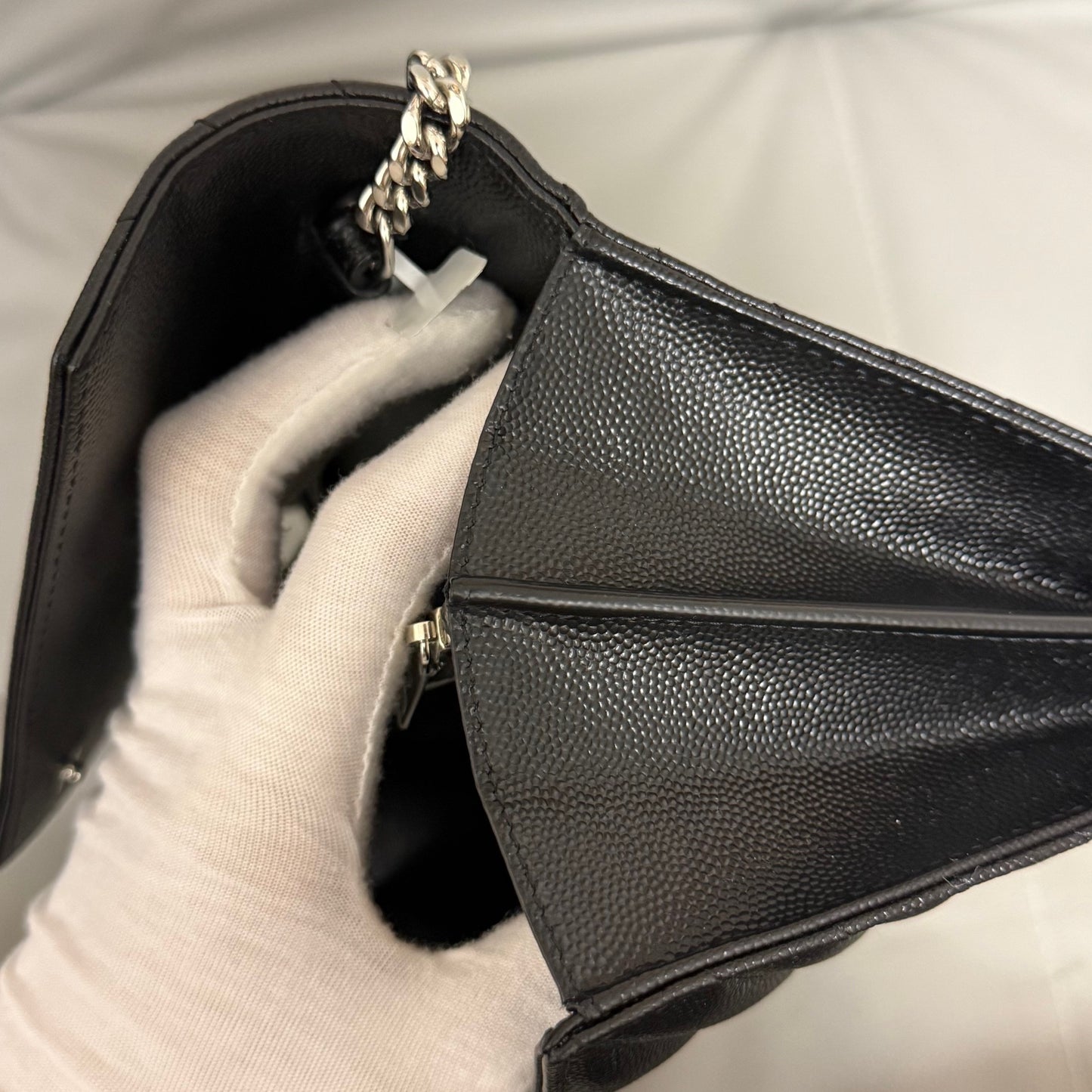 Saint Laurent - Envelope - Leather - Black - (medium)