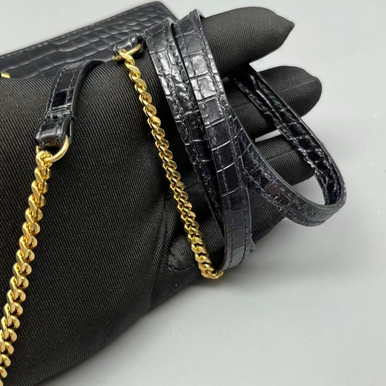 Saint Laurent - Envelope - Leather - Black - (mini)