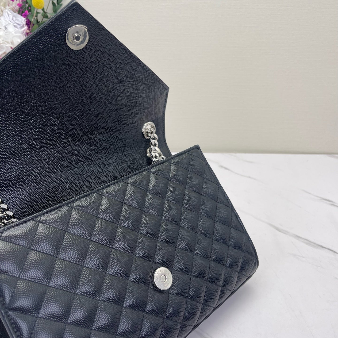 Saint Laurent - Envelope - Leather - Black with Silver-Tone Hardware - (medium)