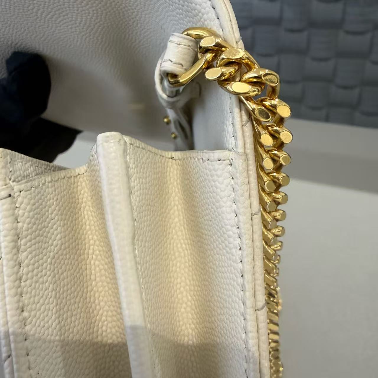 Saint Laurent - Envelope Medium Bag - Grained calfskin leather - White with Gold-Tone Hardware - (Medium)