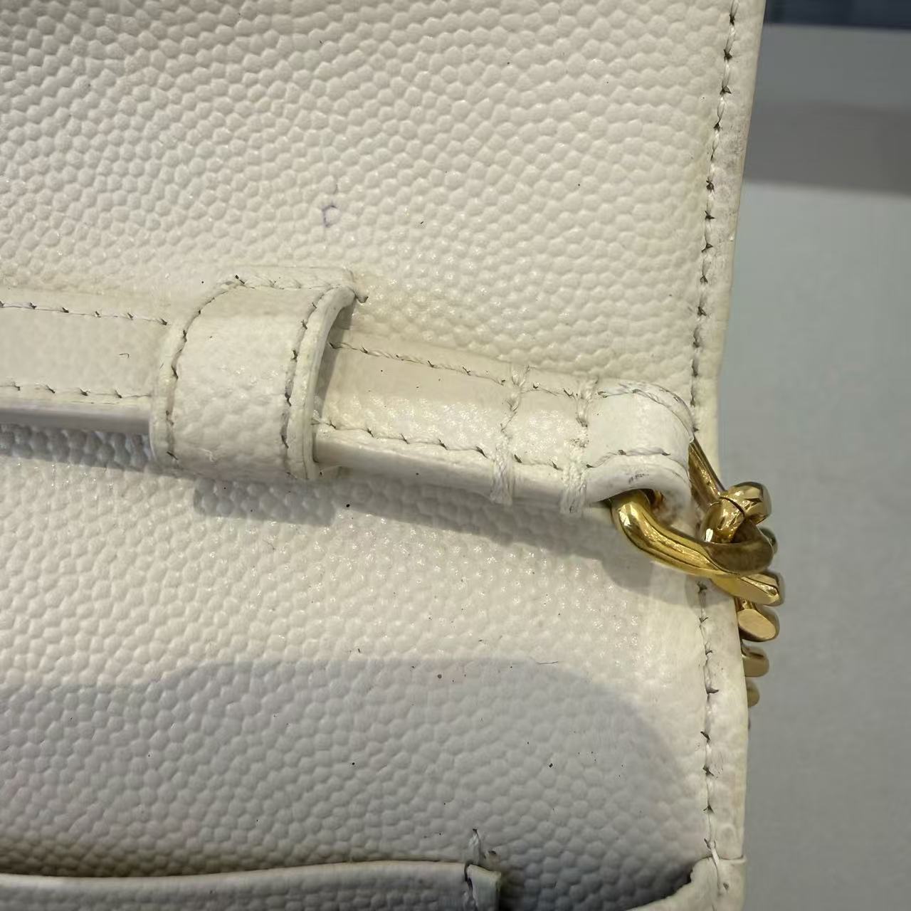 Saint Laurent - Envelope Medium Bag - Grained calfskin leather - White with Gold-Tone Hardware - (Medium)